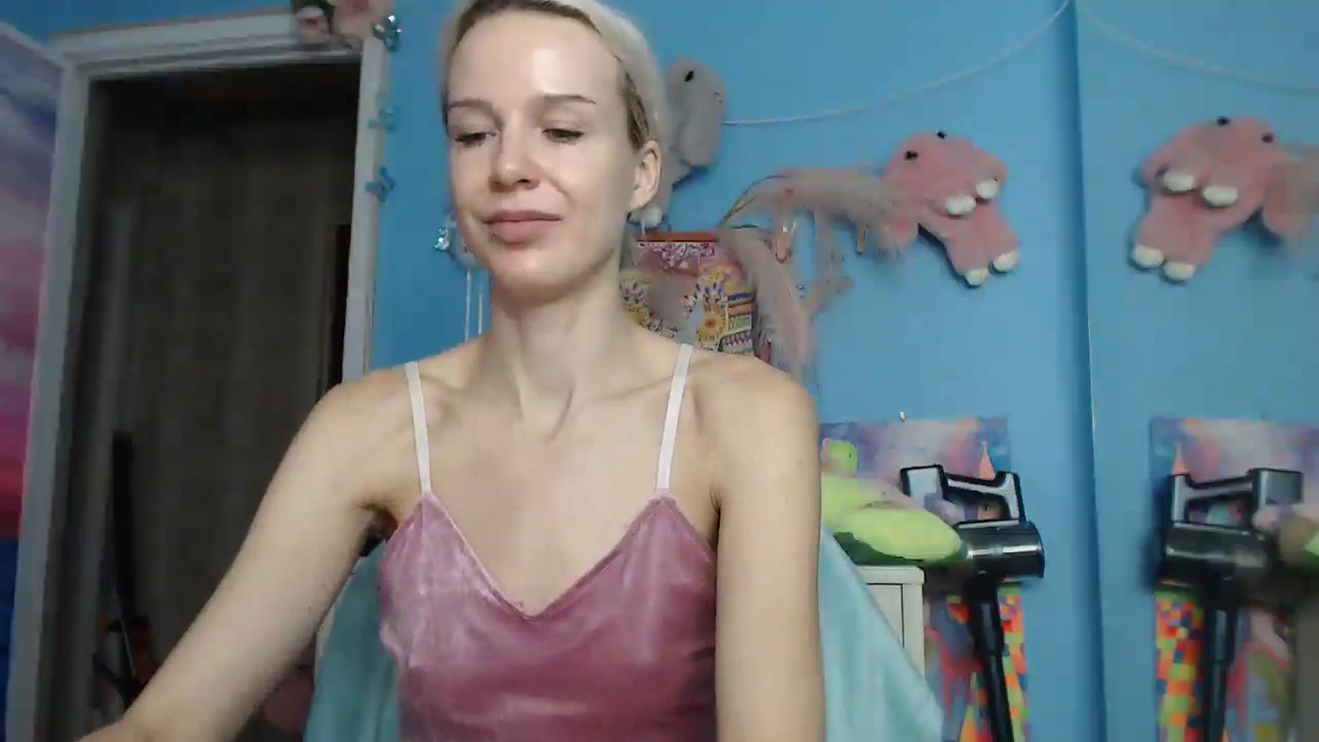 Gallery image thumbnail from Malina_kitty's myfreecams stream on, 06/07/2025, 04:07 image 8 of 20