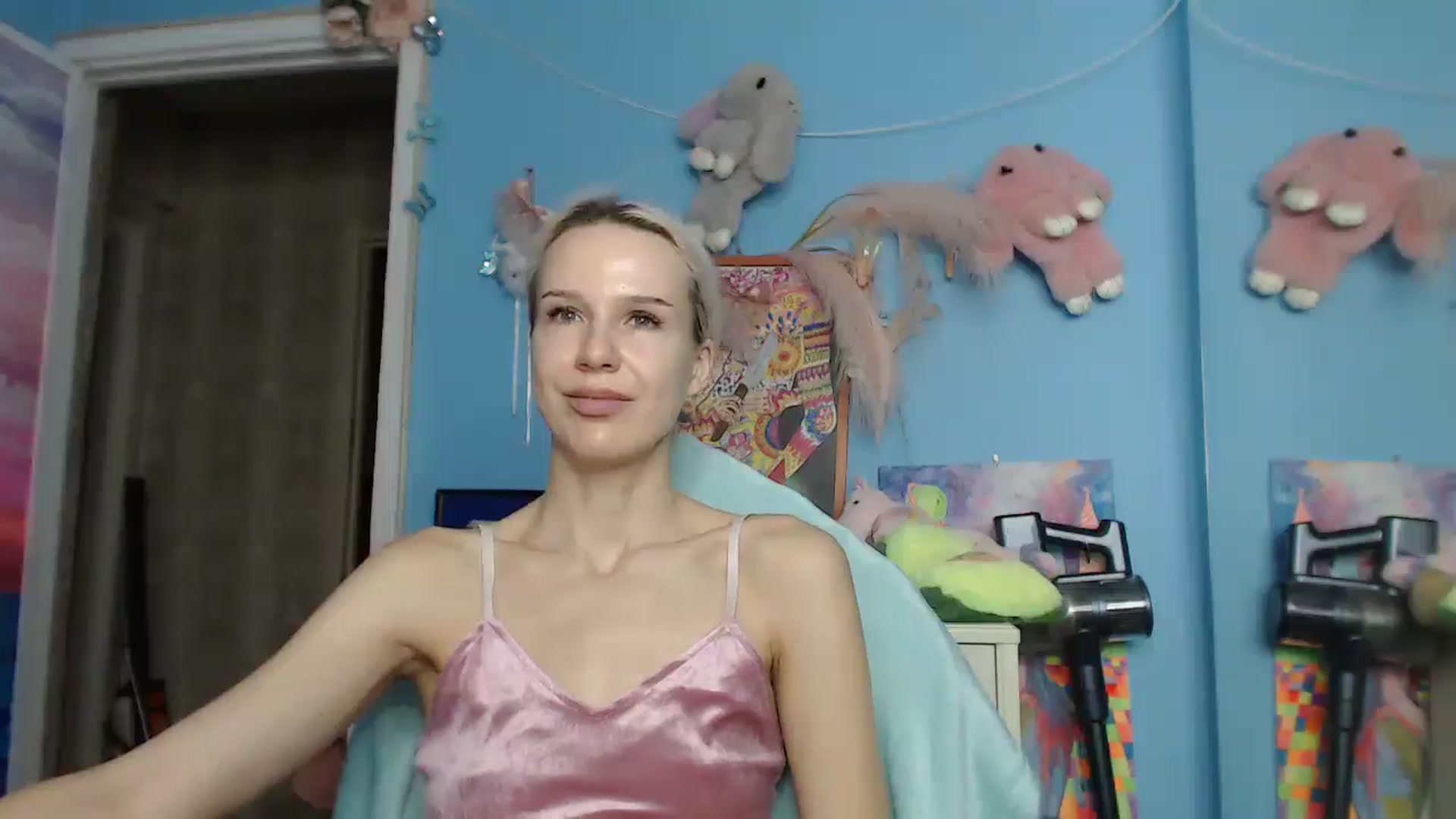 Gallery image thumbnail from Malina_kitty's myfreecams stream on, 06/07/2025, 04:07 image 14 of 20