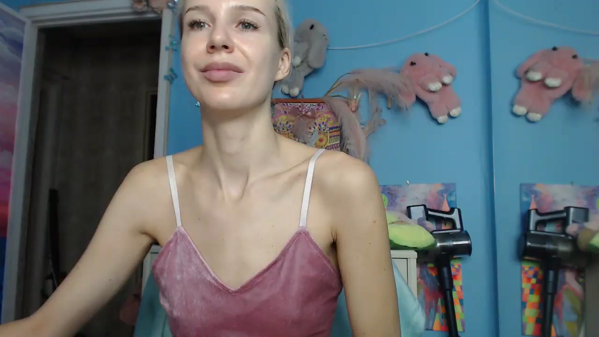 Gallery image thumbnail from Malina_kitty's myfreecams stream on, 06/07/2025, 04:07 image 19 of 20
