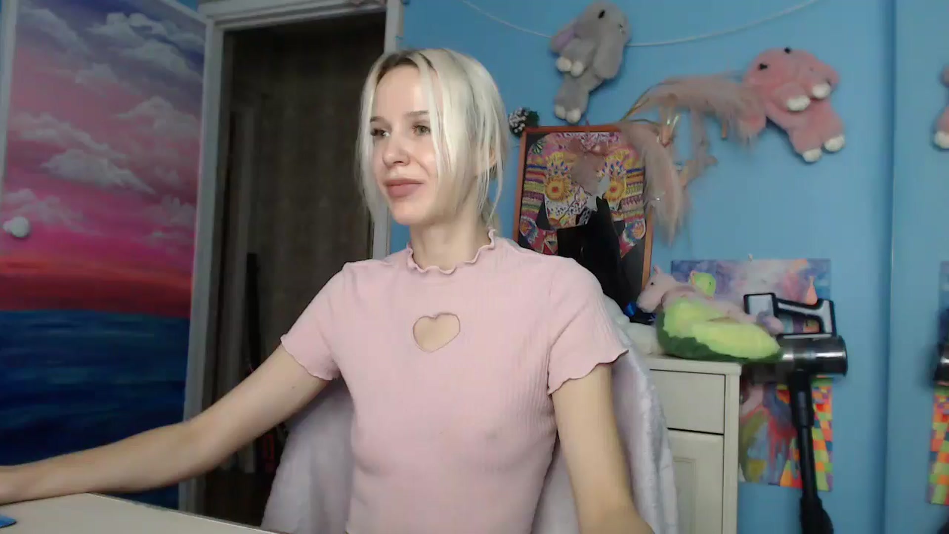 Gallery image thumbnail from Malina_kitty's myfreecams stream on, 06/11/2025, 05:16 image 16 of 20
