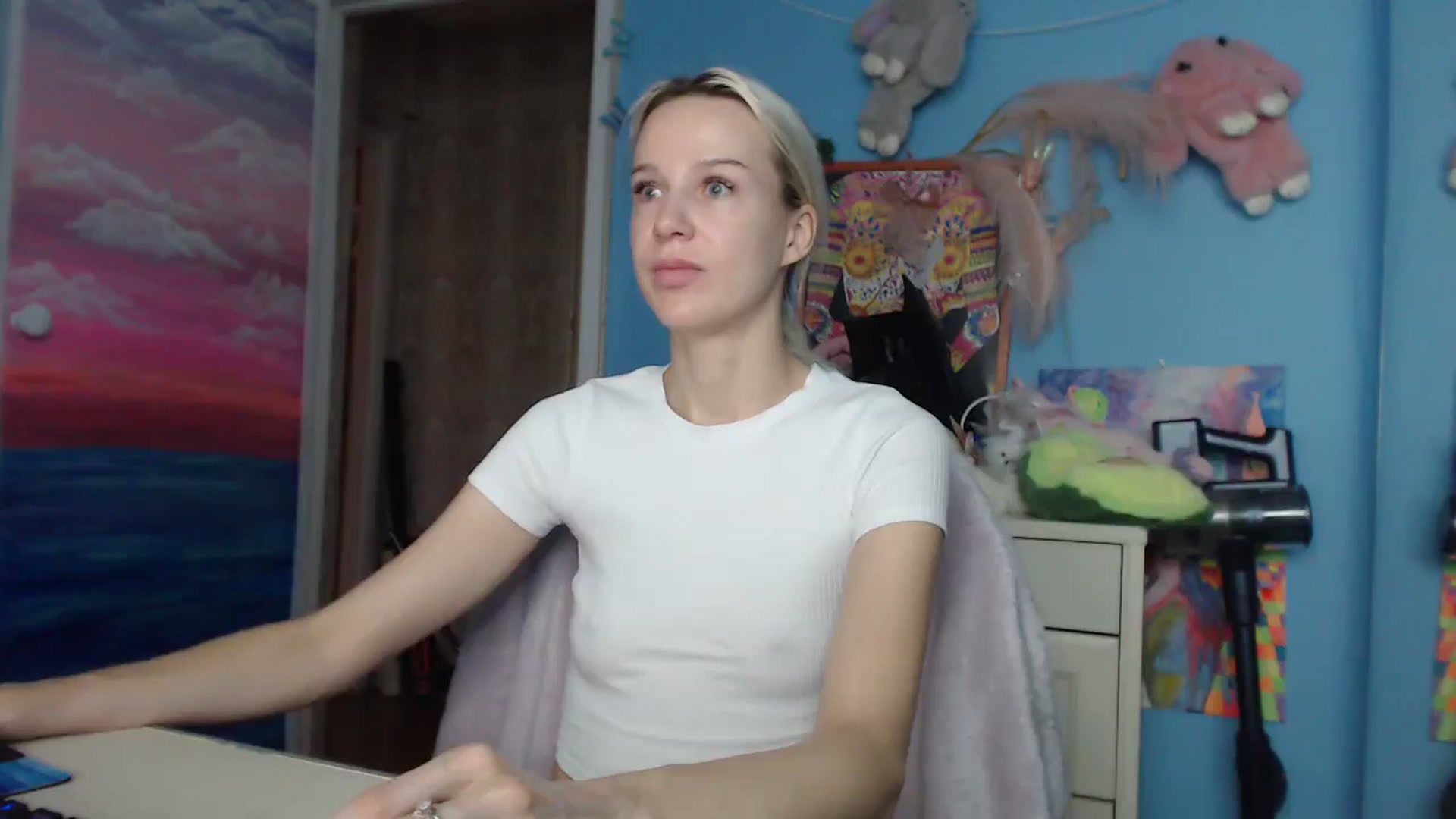 Gallery image thumbnail from Malina_kitty's myfreecams stream on, 06/15/2025, 03:50 image 5 of 20