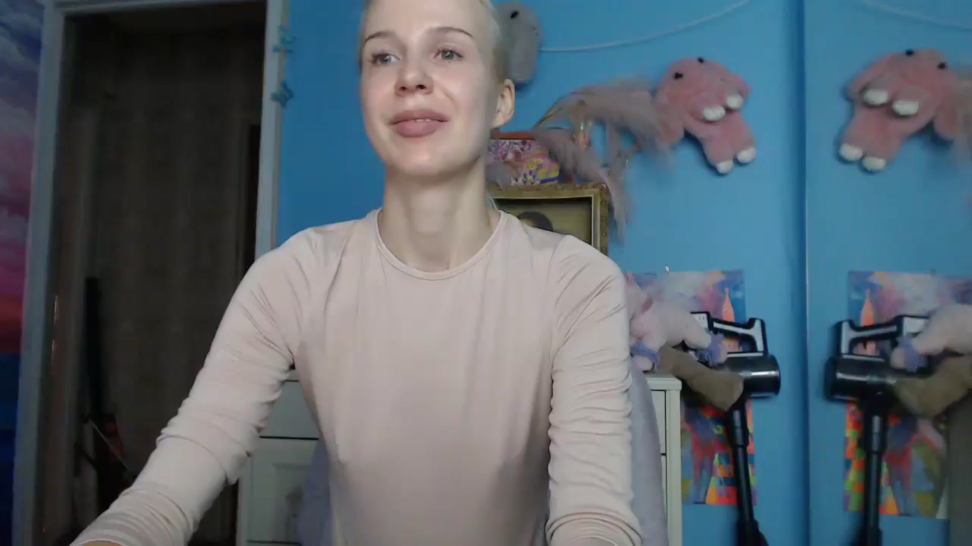 Gallery image thumbnail from Malina_kitty's myfreecams stream on, 07/04/2025, 03:41 image 16 of 20