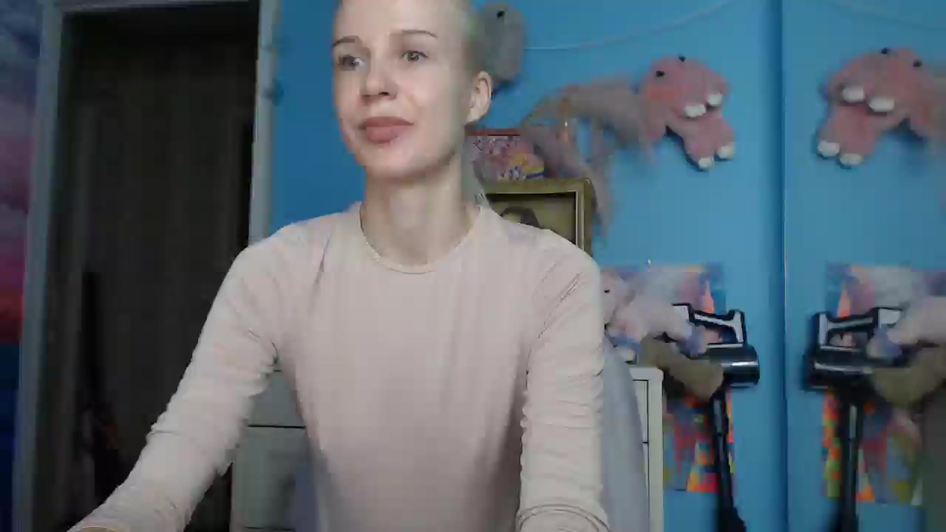 Gallery image thumbnail from Malina_kitty's myfreecams stream on, 07/04/2025, 03:41 image 15 of 20