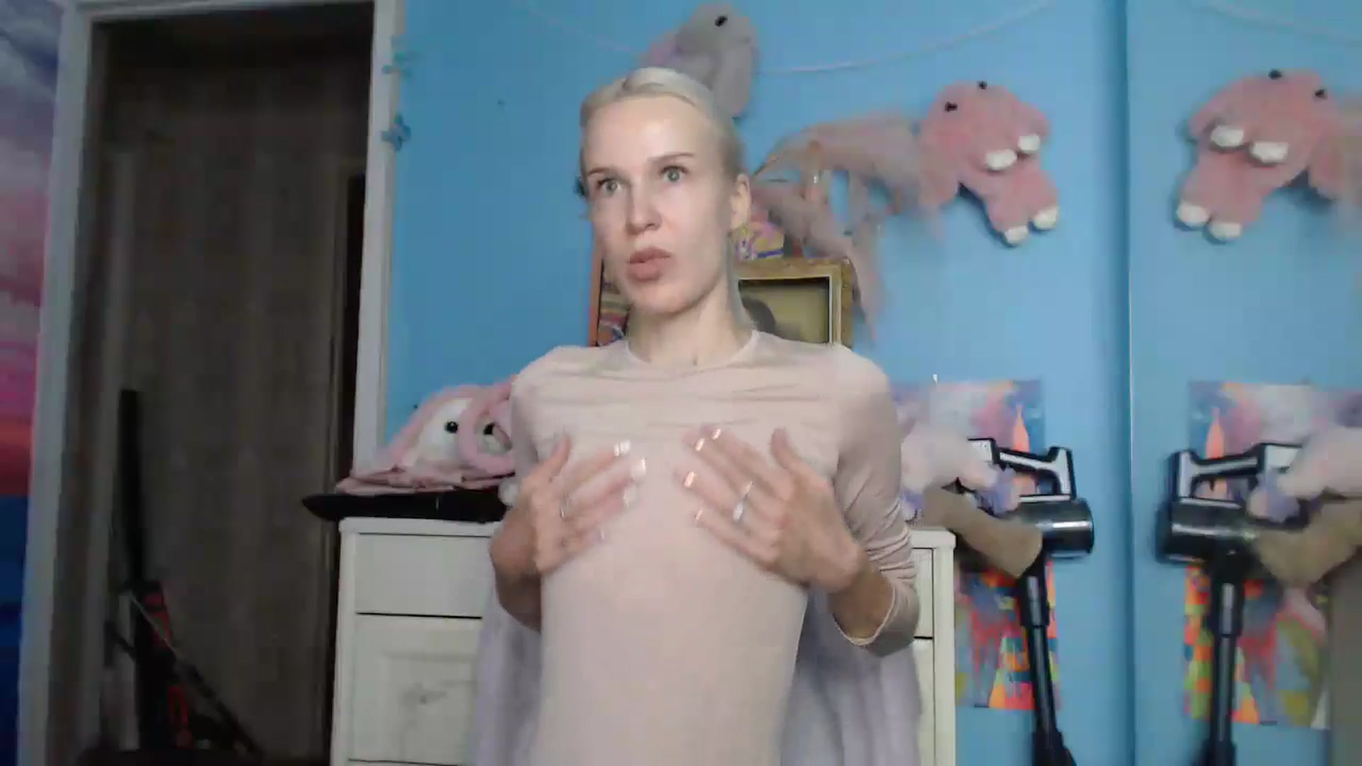 Gallery image thumbnail from Malina_kitty's myfreecams stream on, 07/04/2025, 03:41 image 10 of 20