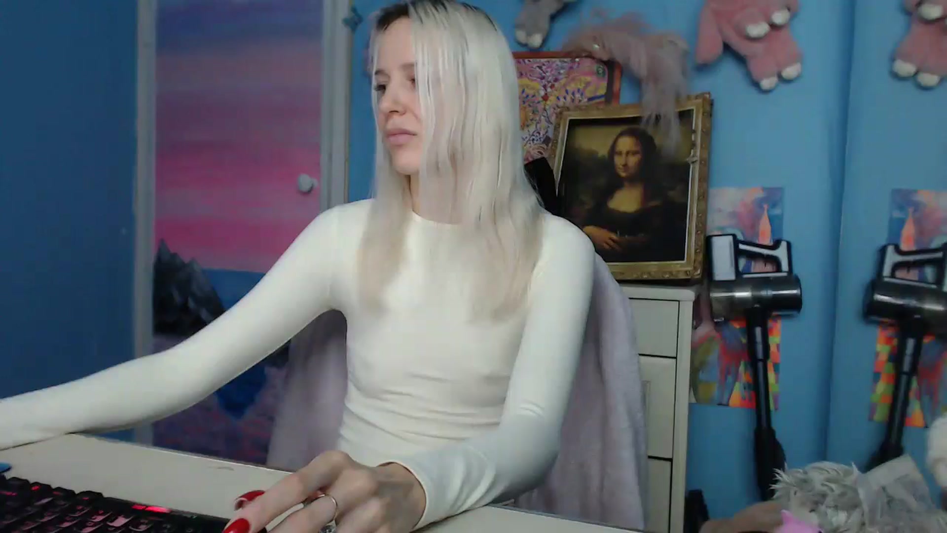 Gallery image thumbnail from Malina_kitty's myfreecams stream on, 10/02/2025, 05:17 image 18 of 20