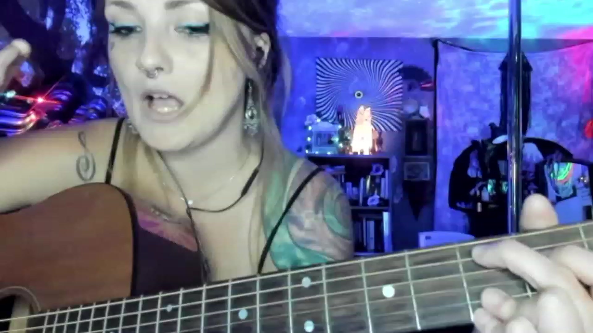 Gallery image thumbnail from Malunaa's myfreecams stream on, 08/08/2023, 24:15 image 9 of 20