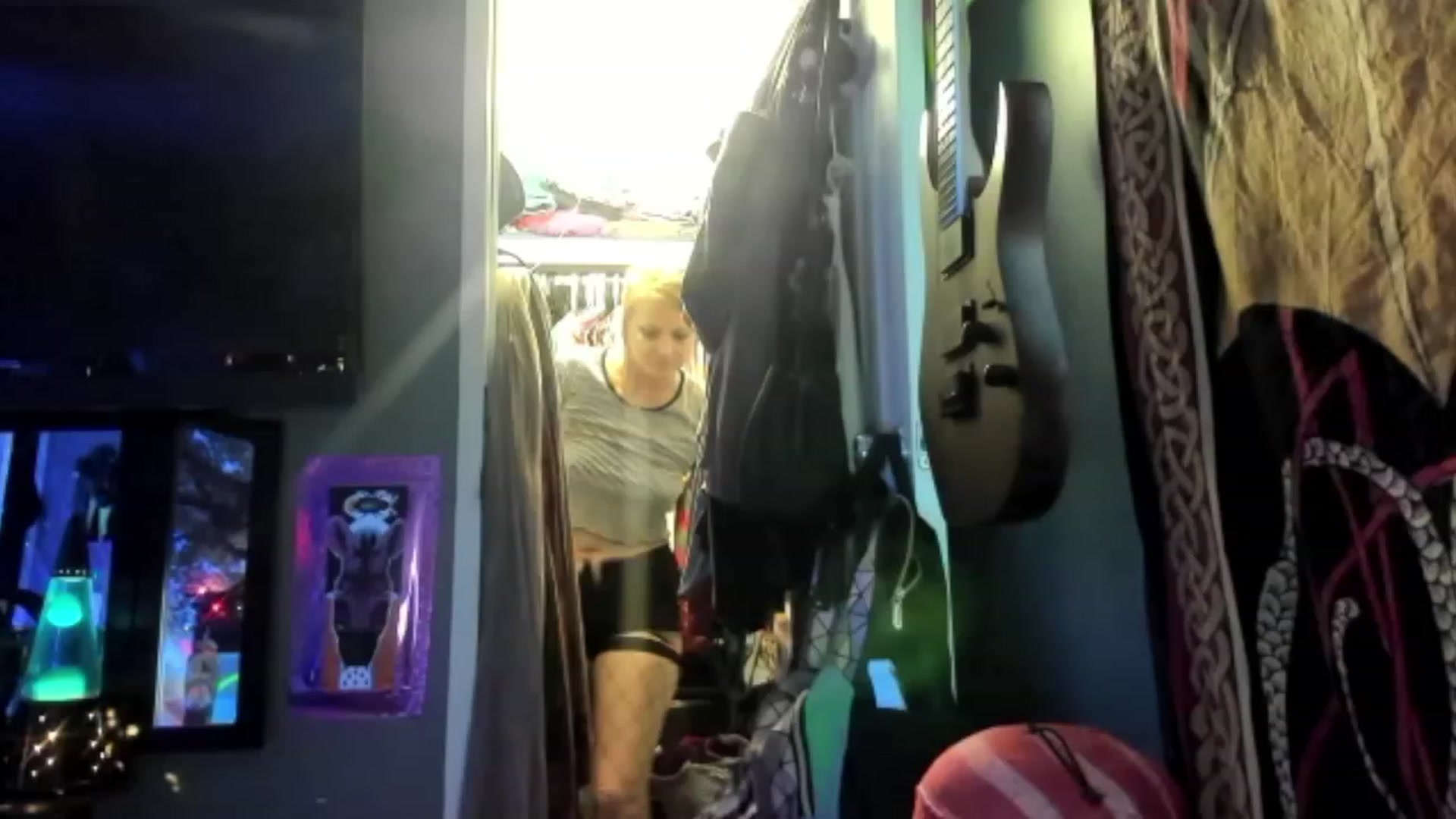 Gallery image thumbnail from Malunaa's myfreecams stream on, 08/08/2023, 24:15 image 16 of 20