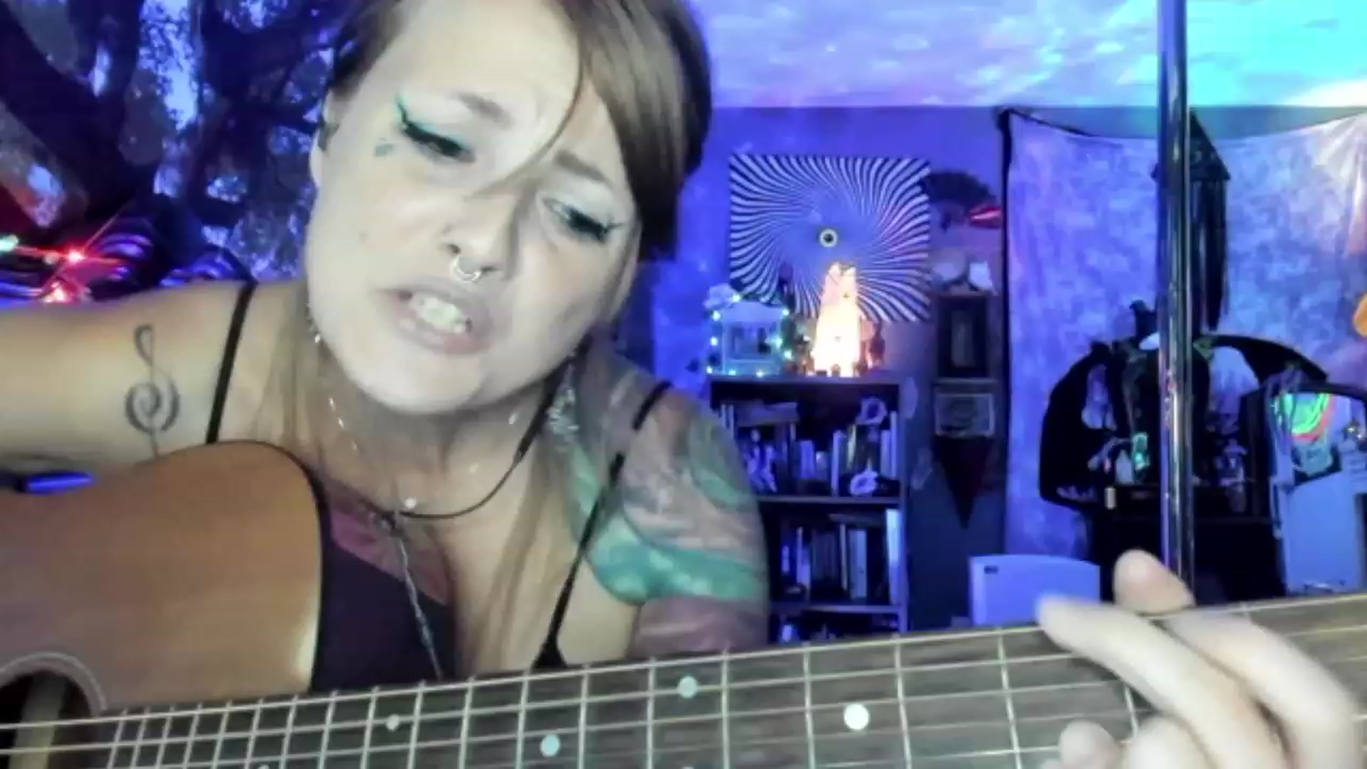 Gallery image thumbnail from Malunaa's myfreecams stream on, 08/08/2023, 24:15 image 8 of 20