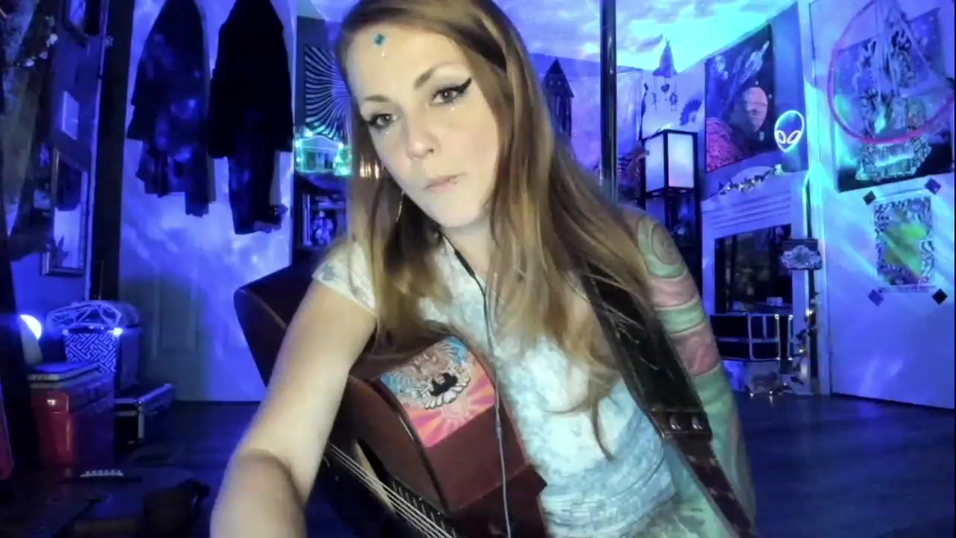 Gallery image thumbnail from Malunaa's myfreecams stream on, 09/28/2023, 20:32 image 17 of 20