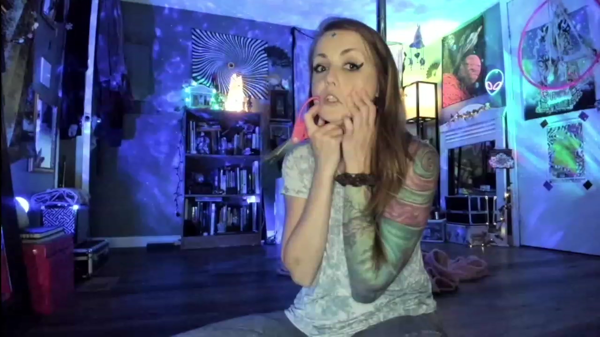 Gallery image thumbnail from Malunaa's myfreecams stream on, 09/28/2023, 20:32 image 9 of 20