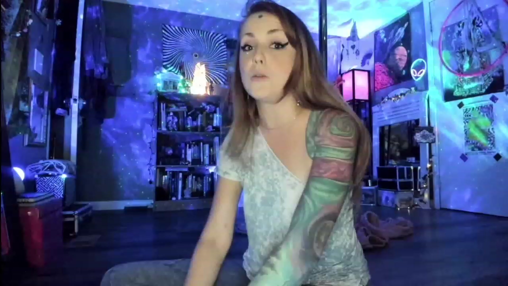 Gallery image thumbnail from Malunaa's myfreecams stream on, 09/28/2023, 20:32 image 10 of 20