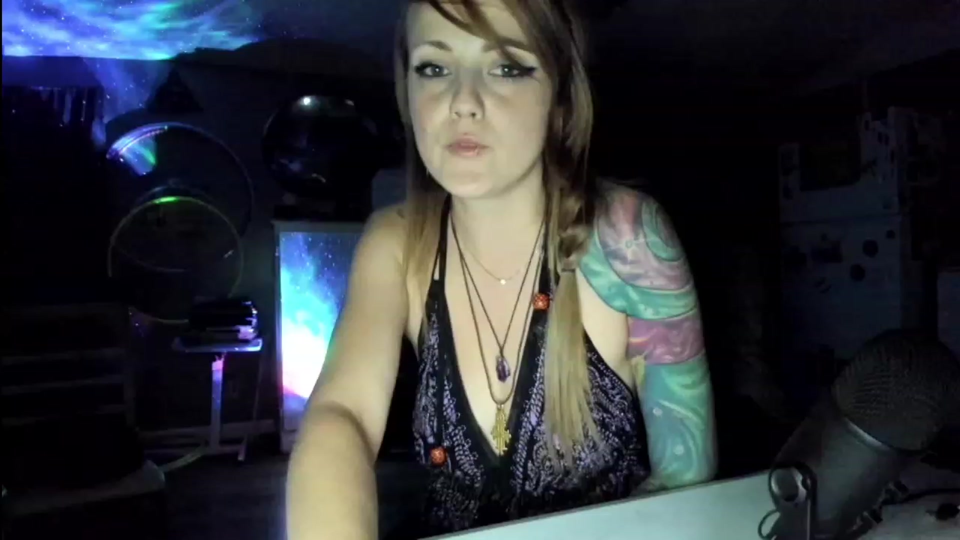 Gallery image thumbnail from Malunaa's myfreecams stream on, 10/03/2023, 24:01 image 1 of 20