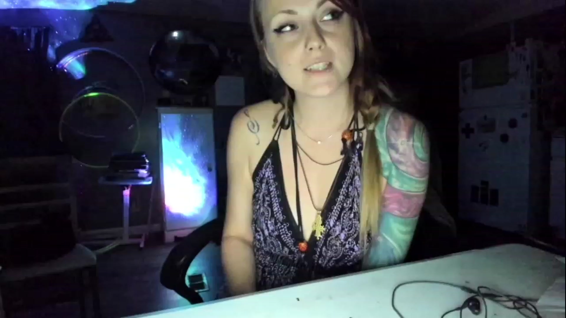 Gallery image thumbnail from Malunaa's myfreecams stream on, 10/03/2023, 24:01 image 14 of 20