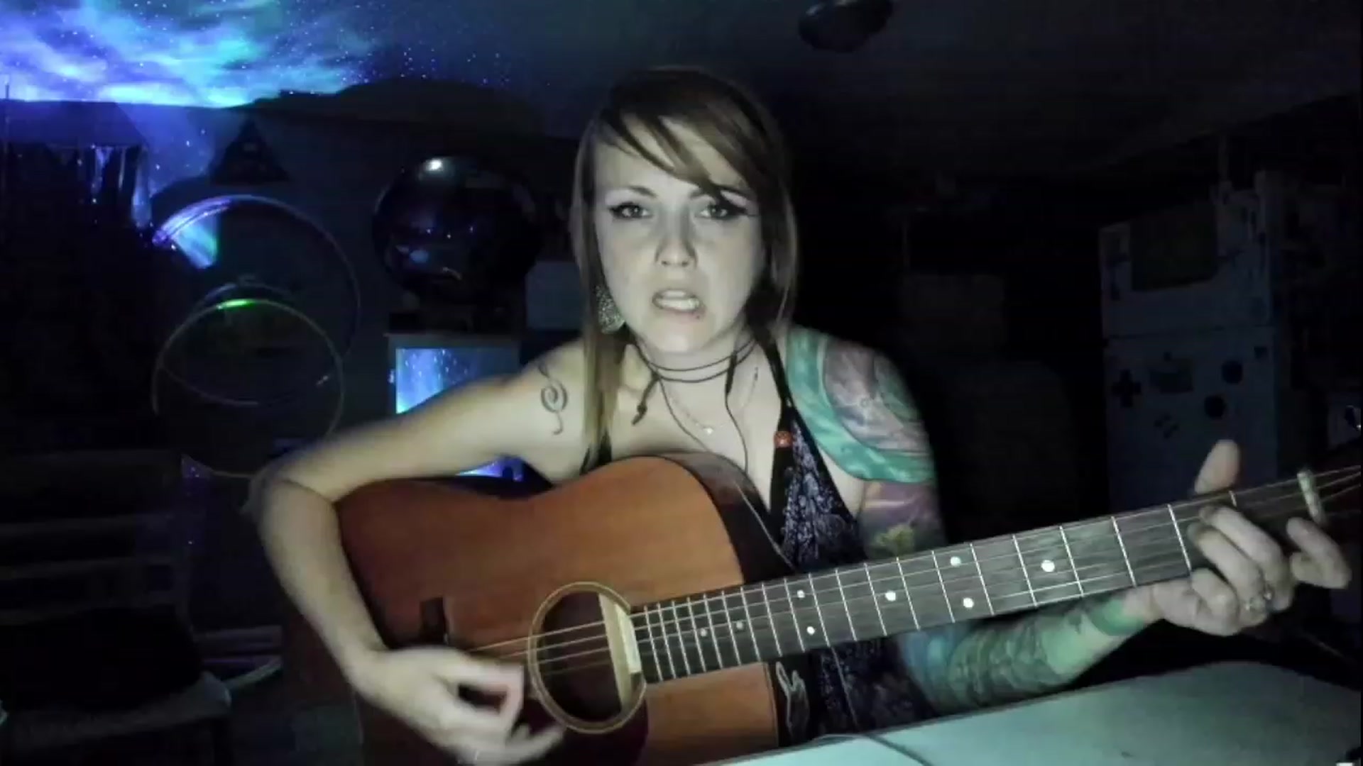 Gallery image thumbnail from Malunaa's myfreecams stream on, 10/03/2023, 24:01 image 6 of 20