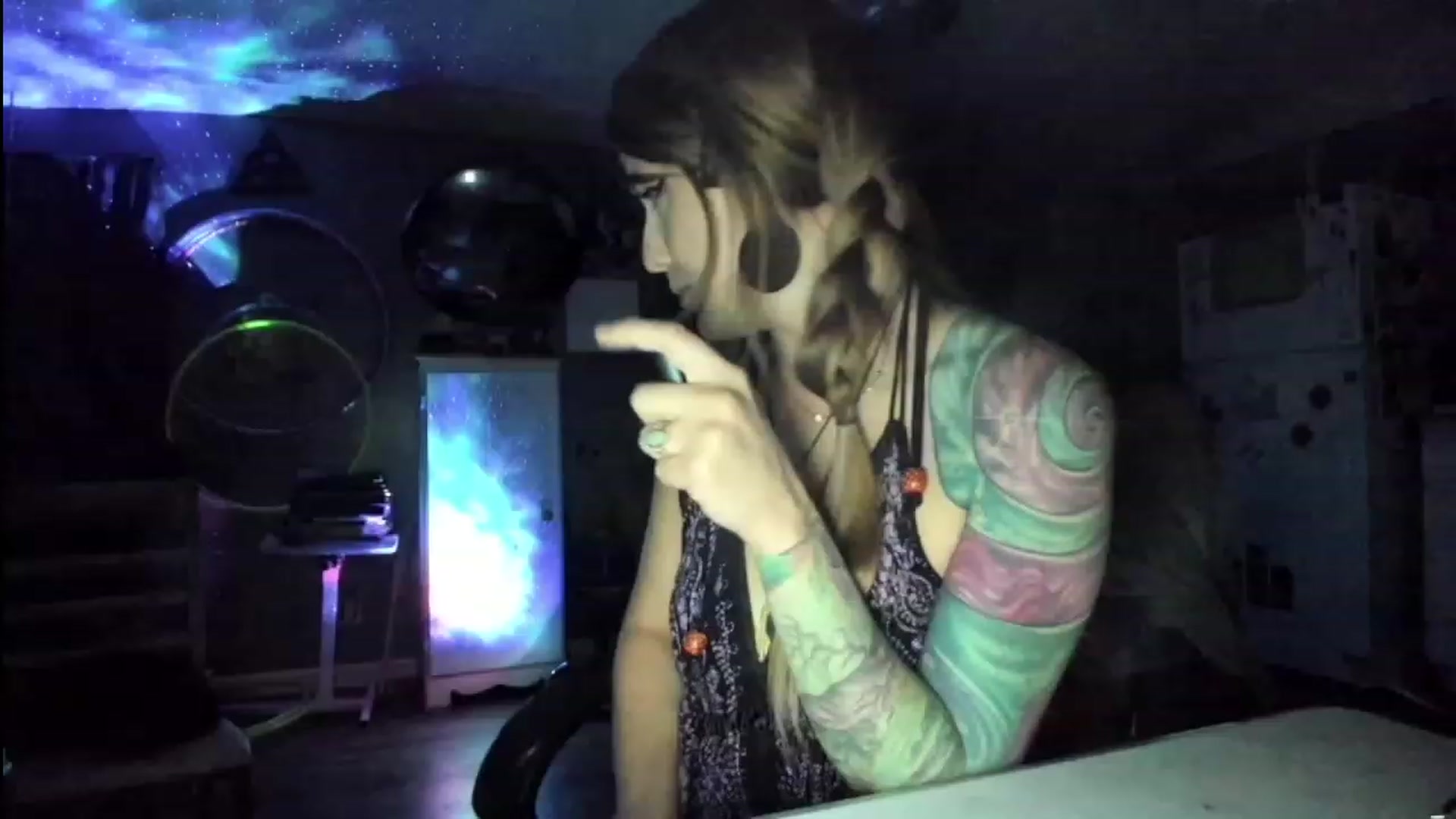 Gallery image thumbnail from Malunaa's myfreecams stream on, 10/03/2023, 24:01 image 5 of 20