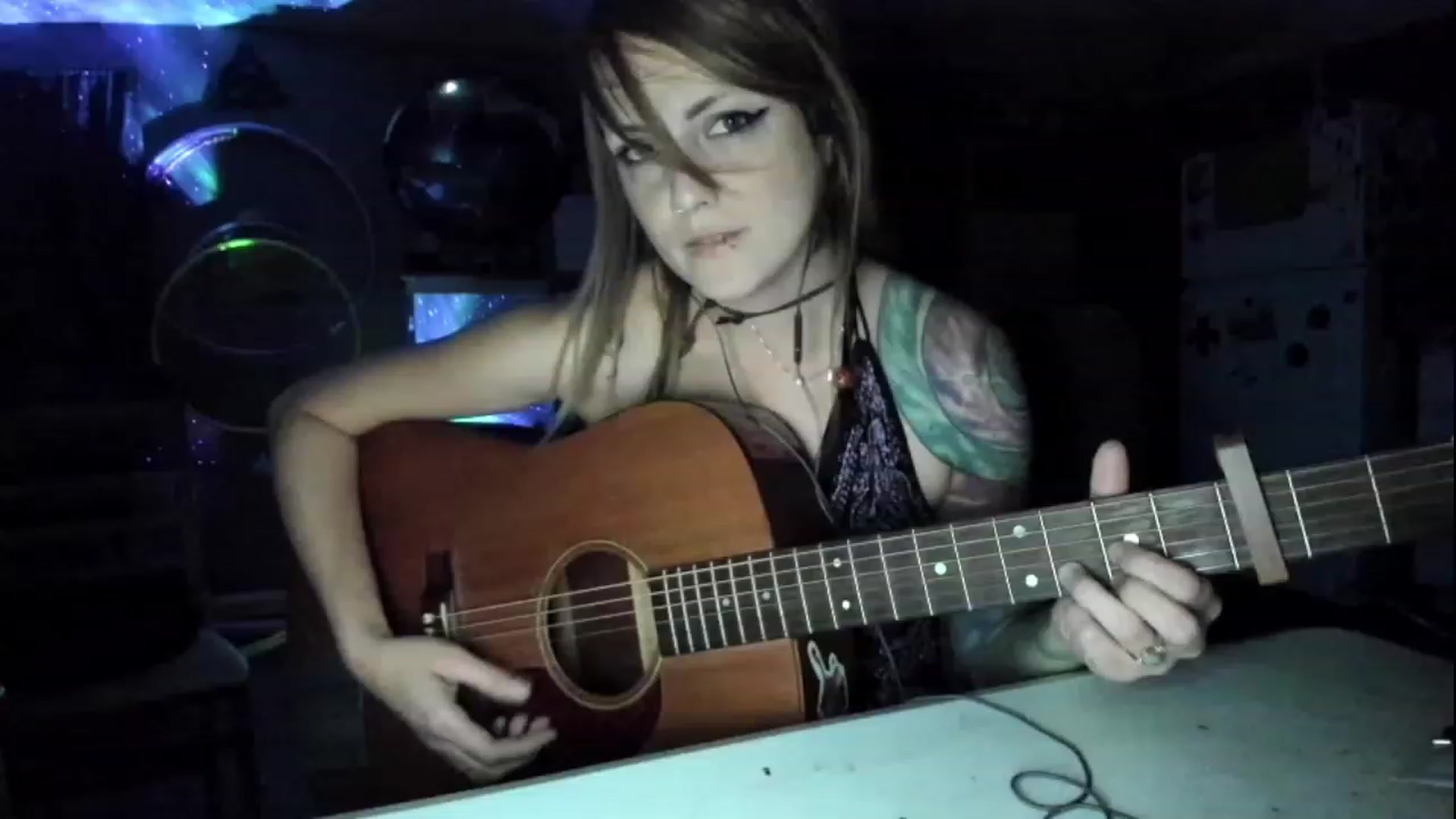 Gallery image thumbnail from Malunaa's myfreecams stream on, 10/03/2023, 24:01 image 9 of 20