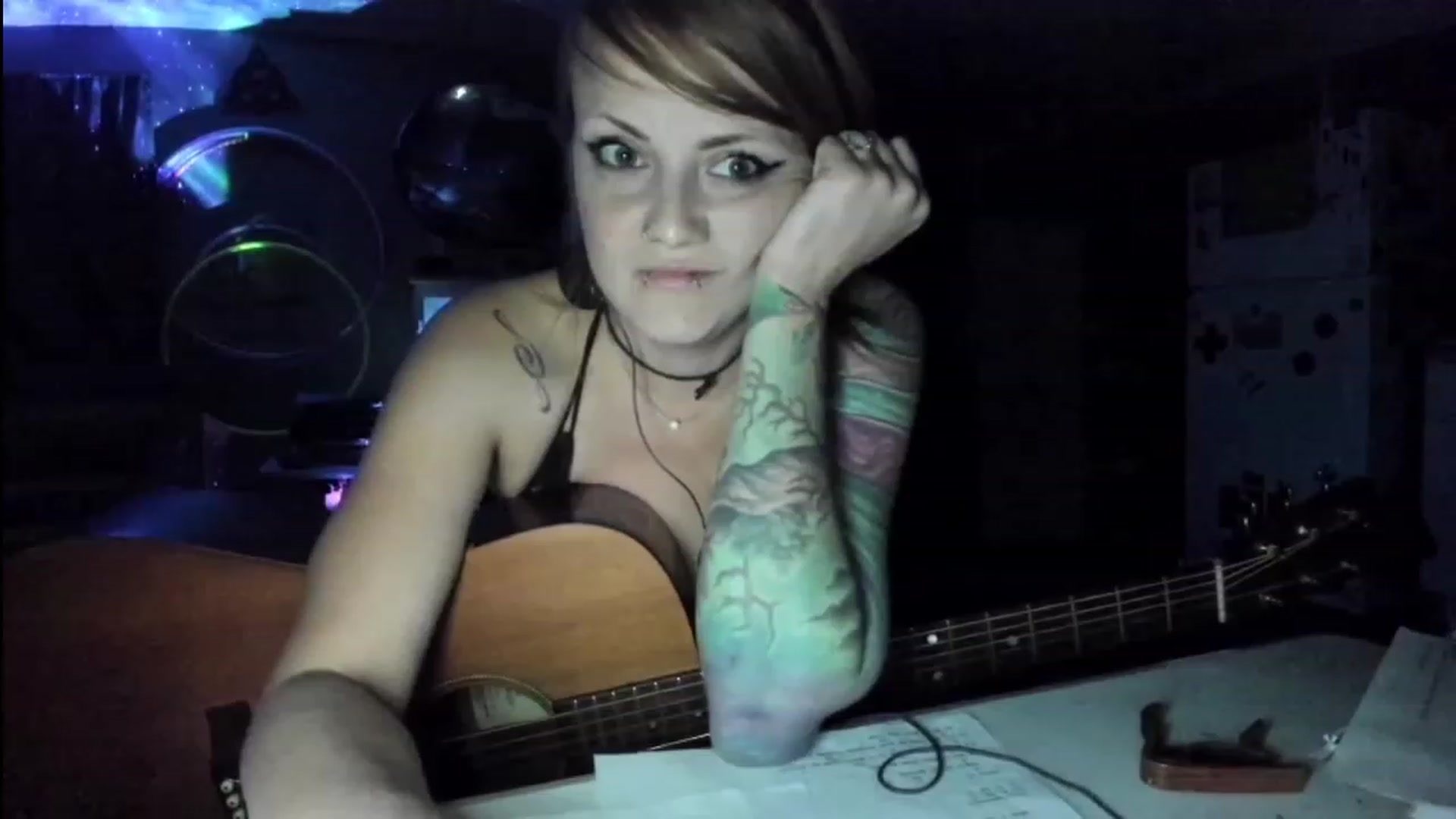 Gallery image thumbnail from Malunaa's myfreecams stream on, 10/03/2023, 24:43 image 6 of 20
