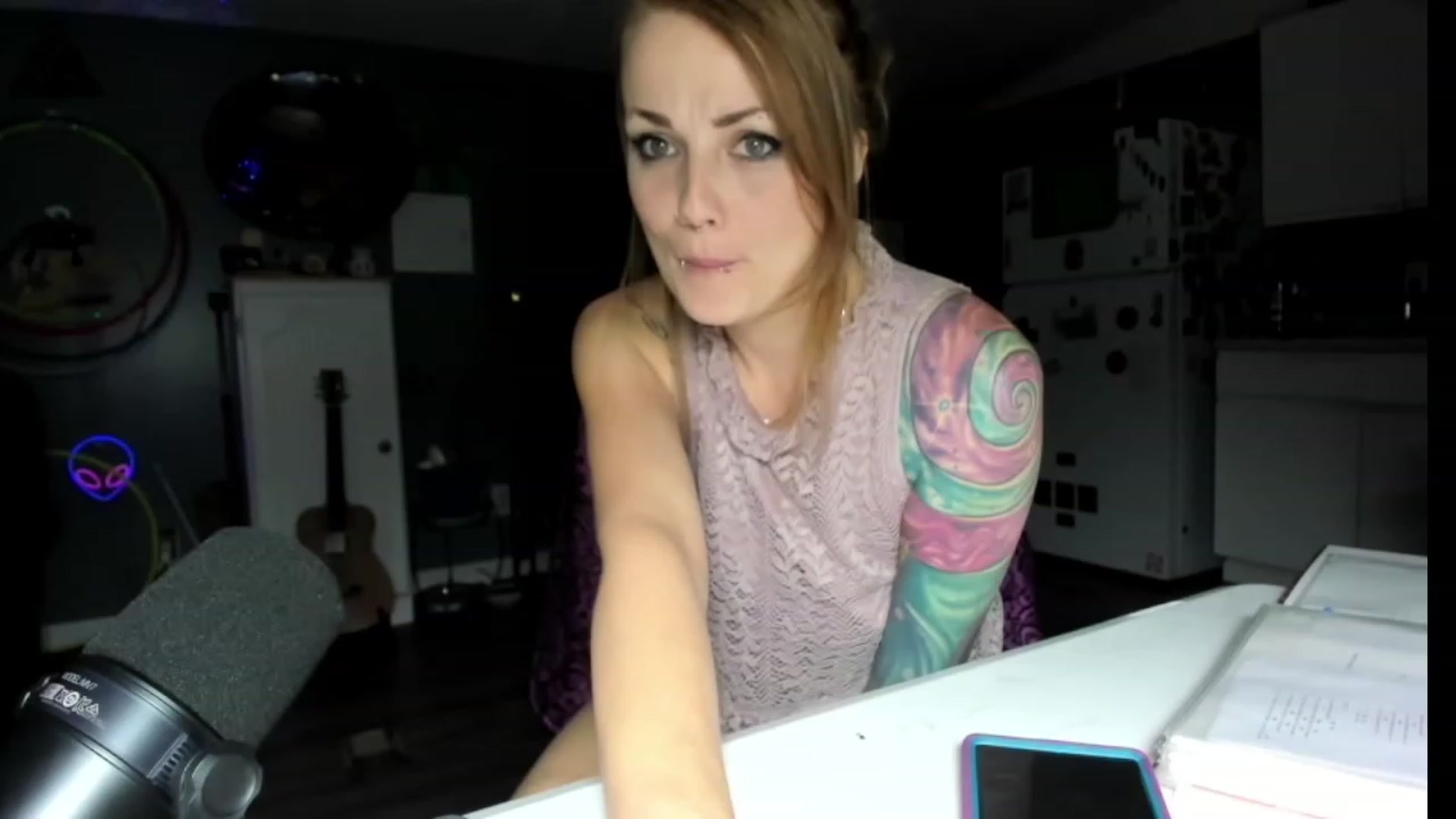 Gallery image thumbnail from Malunaa's myfreecams stream on, 12/27/2023, 01:36 image 13 of 20