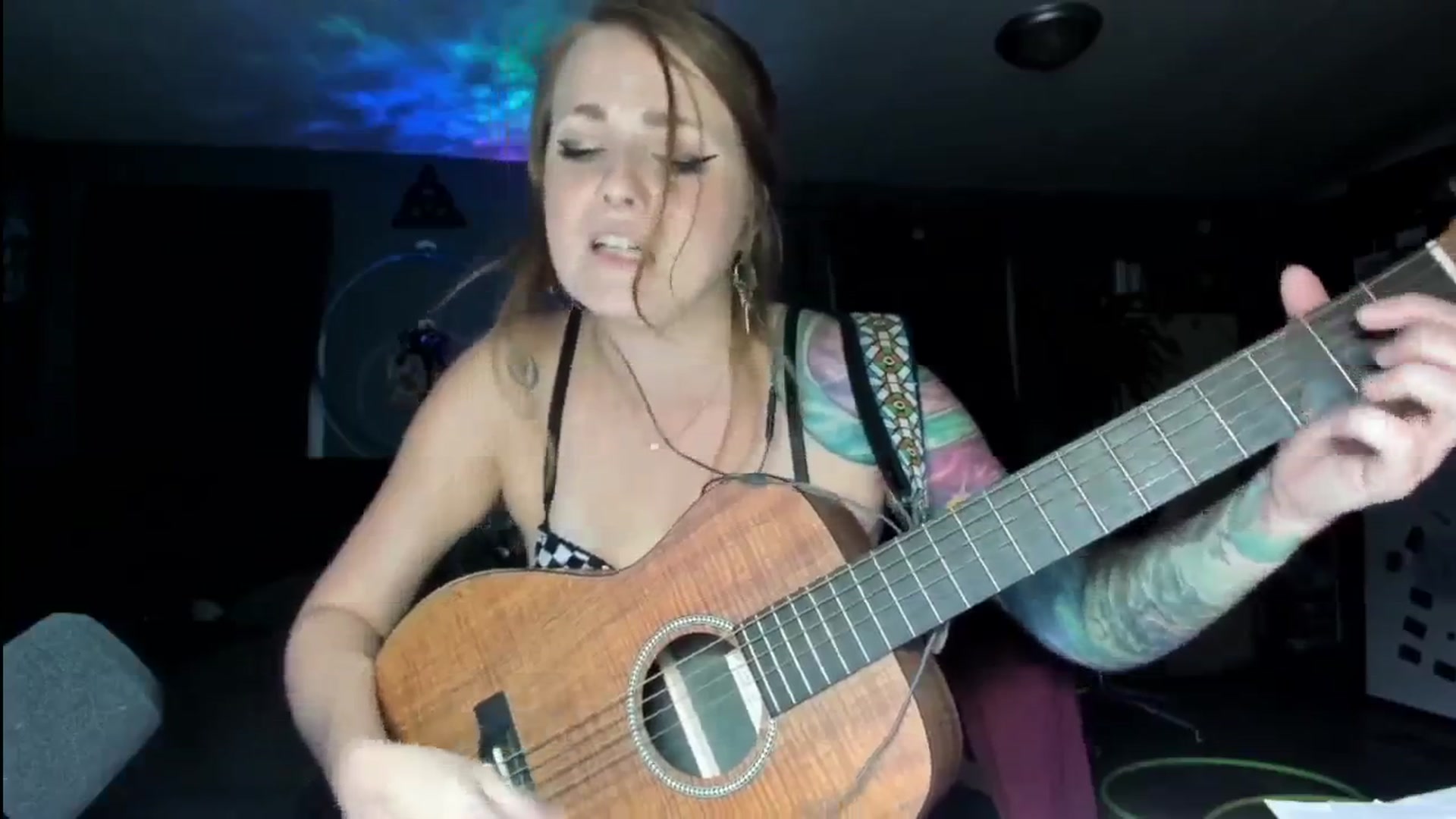 Gallery image thumbnail from Malunaa's myfreecams stream on, 08/15/2024, 01:06 image 15 of 20