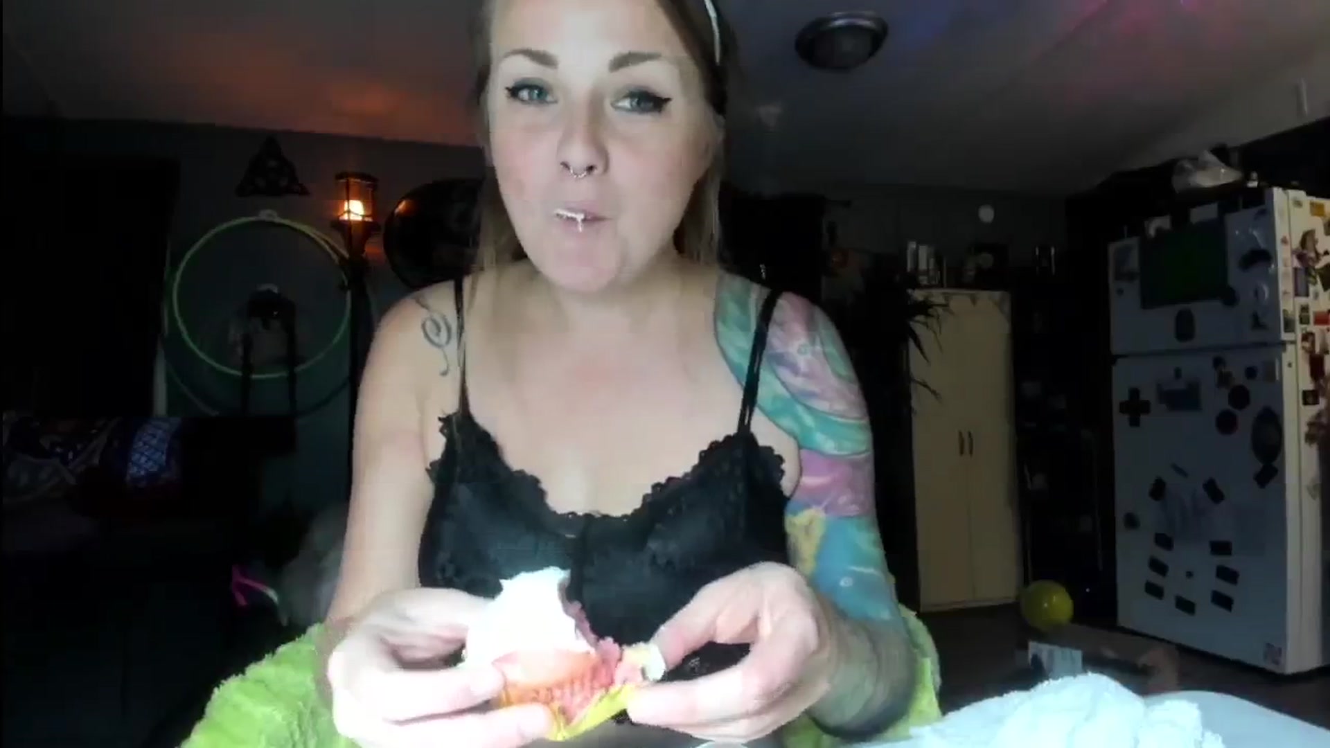 Gallery image thumbnail from Malunaa's myfreecams stream on, 10/20/2024, 24:15 image 14 of 20