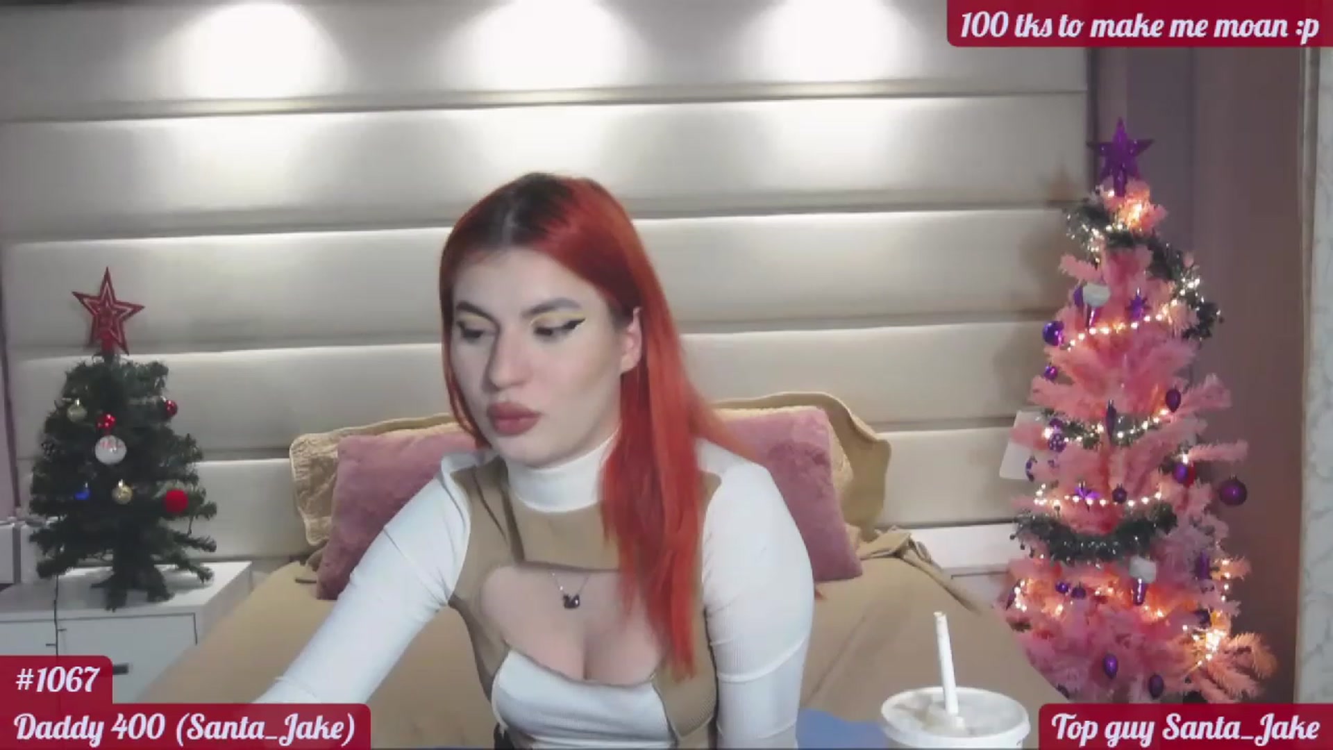 Gallery image thumbnail from MamaDragon's myfreecams stream on, 12/20/2022, 18:44 image 7 of 20