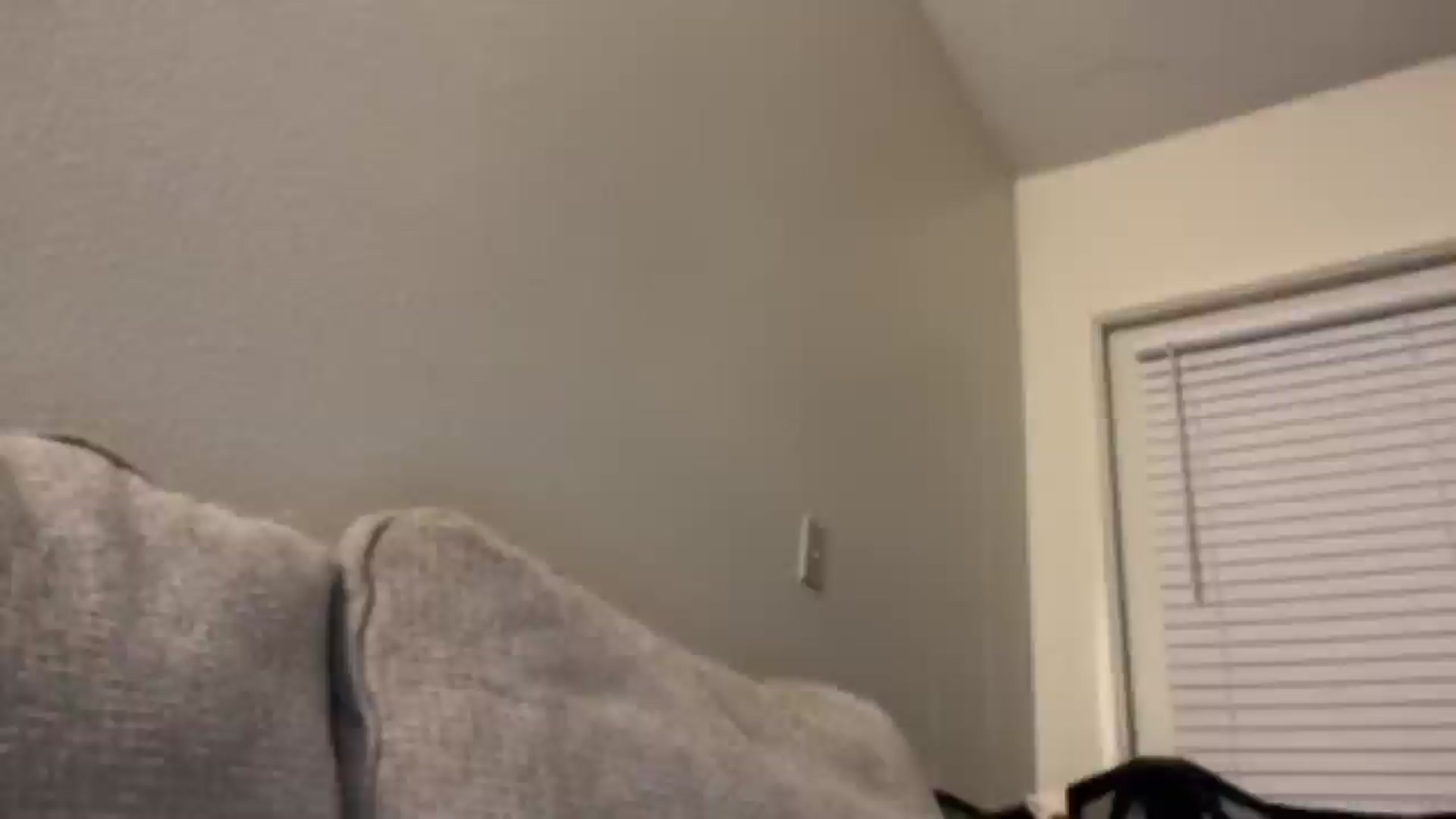 Gallery image thumbnail from MamaV's myfreecams stream on, 05/07/2025, 05:55 image 17 of 20