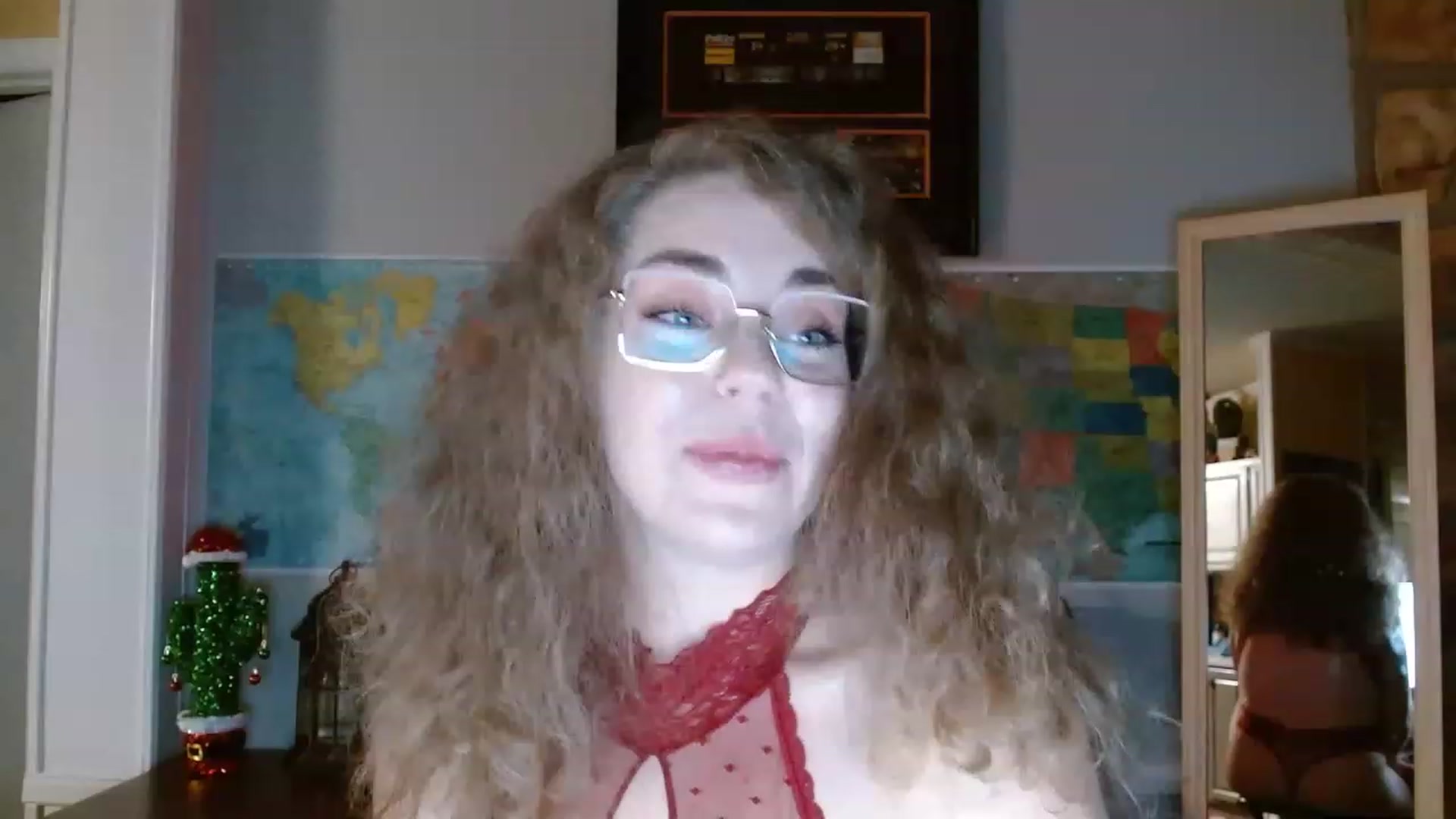 Gallery image thumbnail from Mama_IsAPerv's myfreecams stream on, 11/27/2022, 07:50 image 16 of 20