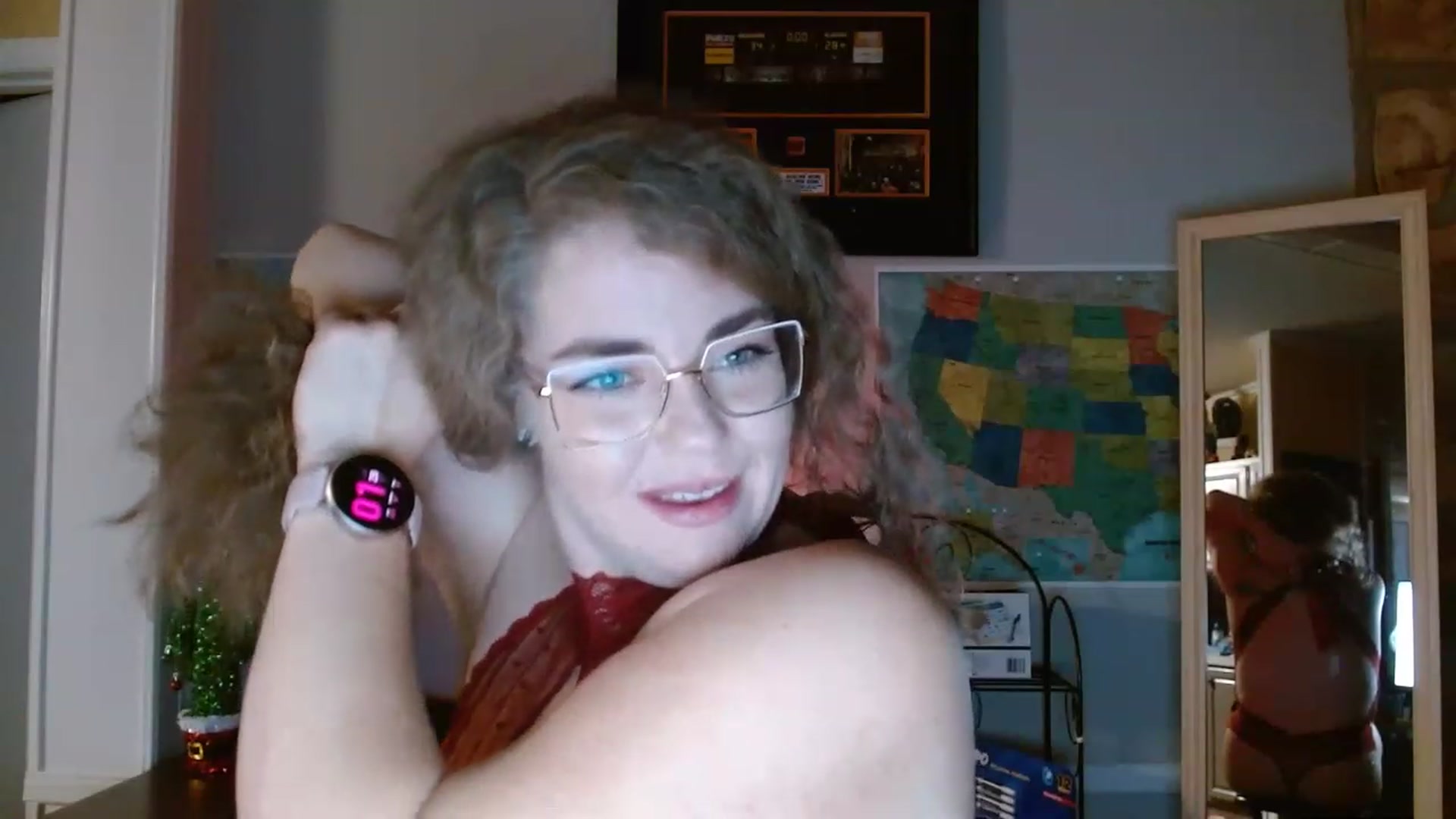 Gallery image thumbnail from Mama_IsAPerv's myfreecams stream on, 11/27/2022, 07:50 image 14 of 20