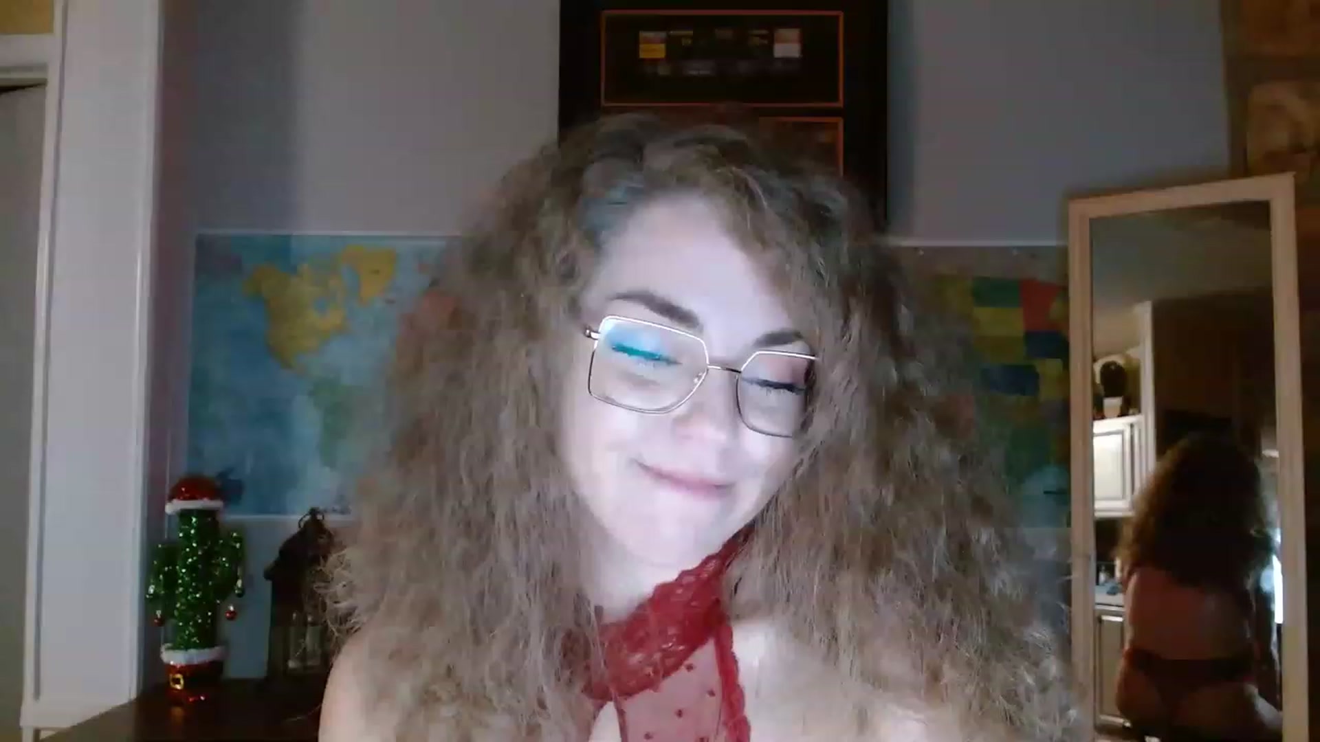 Gallery image thumbnail from Mama_IsAPerv's myfreecams stream on, 11/27/2022, 07:50 image 18 of 20