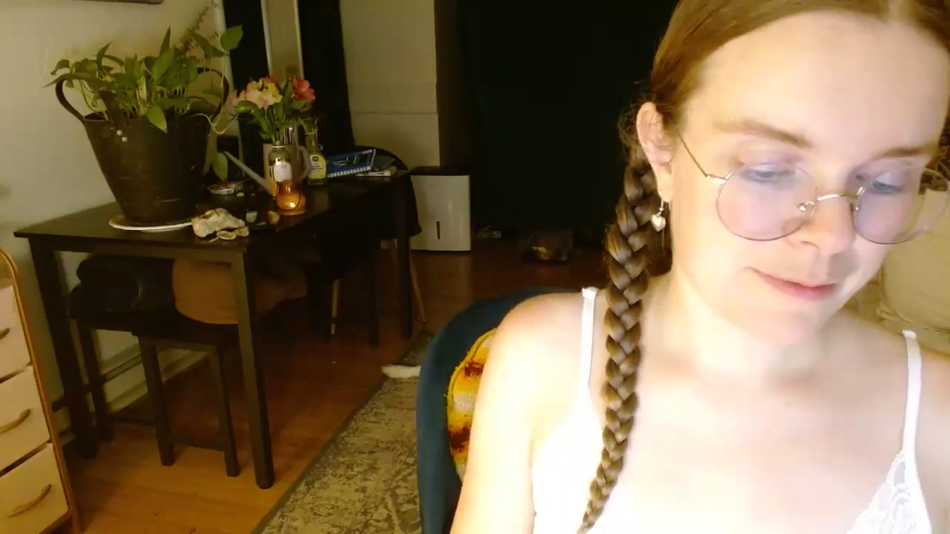 Gallery image thumbnail from Mamaearth's myfreecams stream on, 08/15/2024, 09:23 image 12 of 20