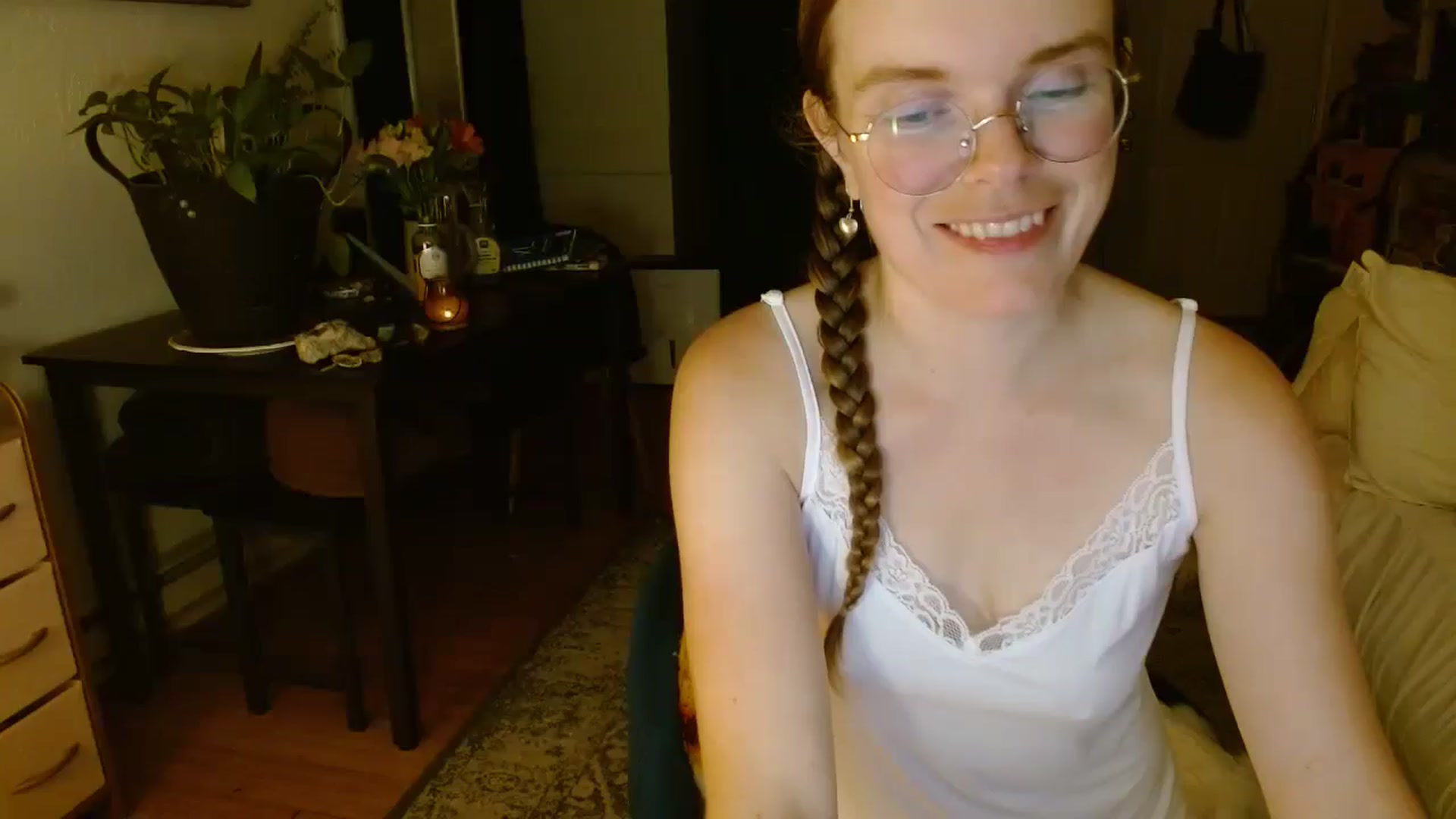 Gallery image thumbnail from Mamaearth's myfreecams stream on, 08/15/2024, 09:23 image 1 of 20
