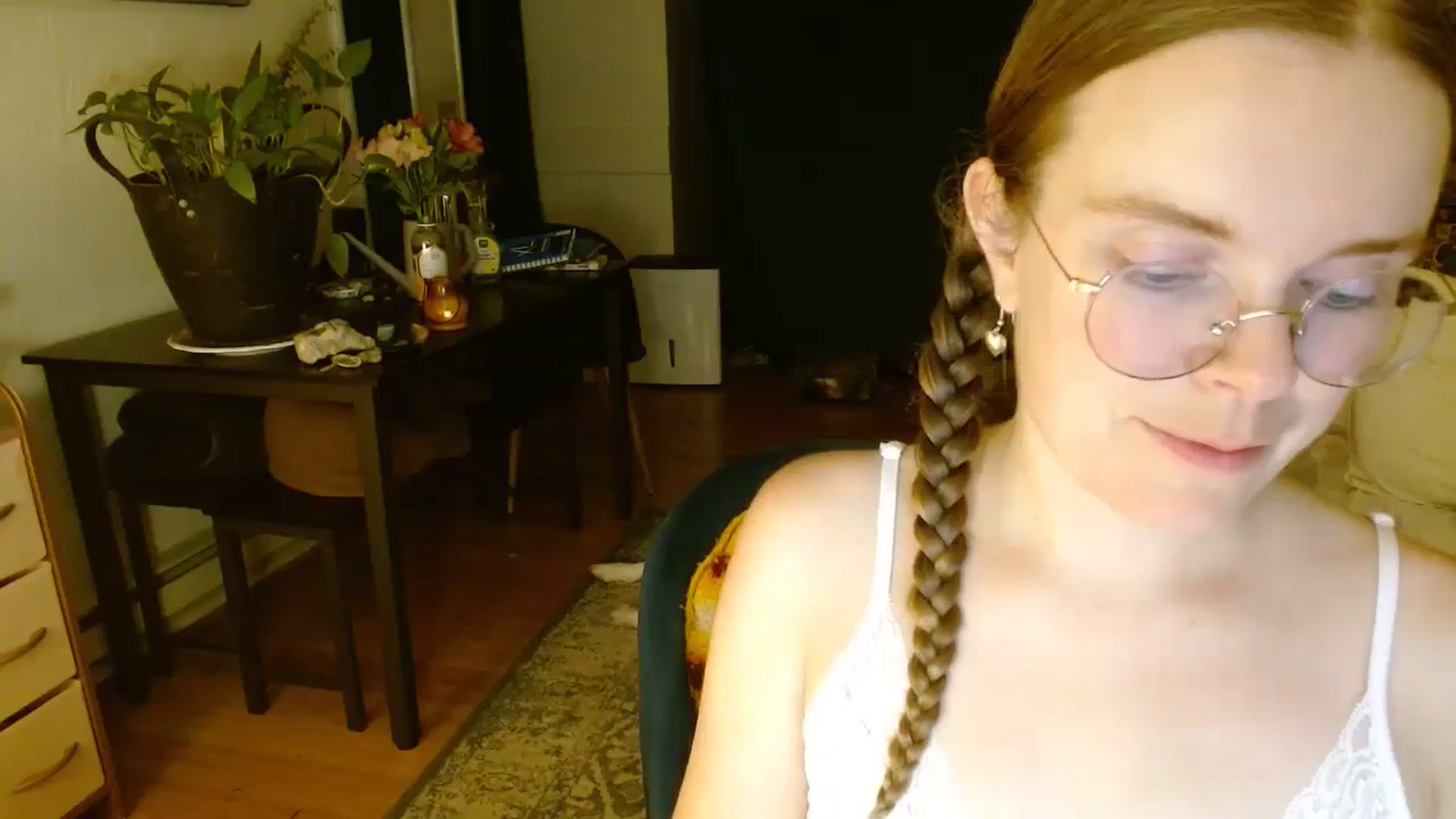 Gallery image thumbnail from Mamaearth's myfreecams stream on, 08/15/2024, 09:23 image 13 of 20