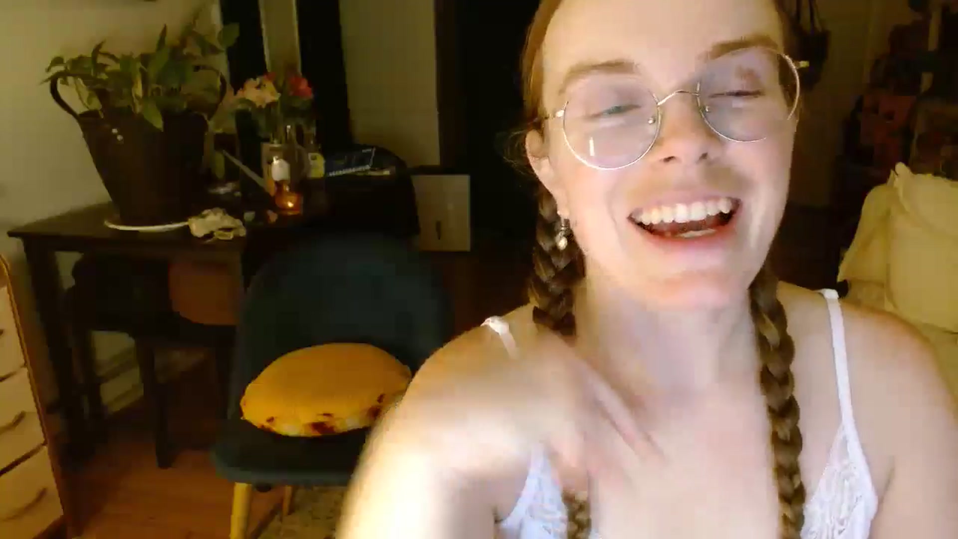 Gallery image thumbnail from Mamaearth's myfreecams stream on, 08/15/2024, 09:23 image 19 of 20