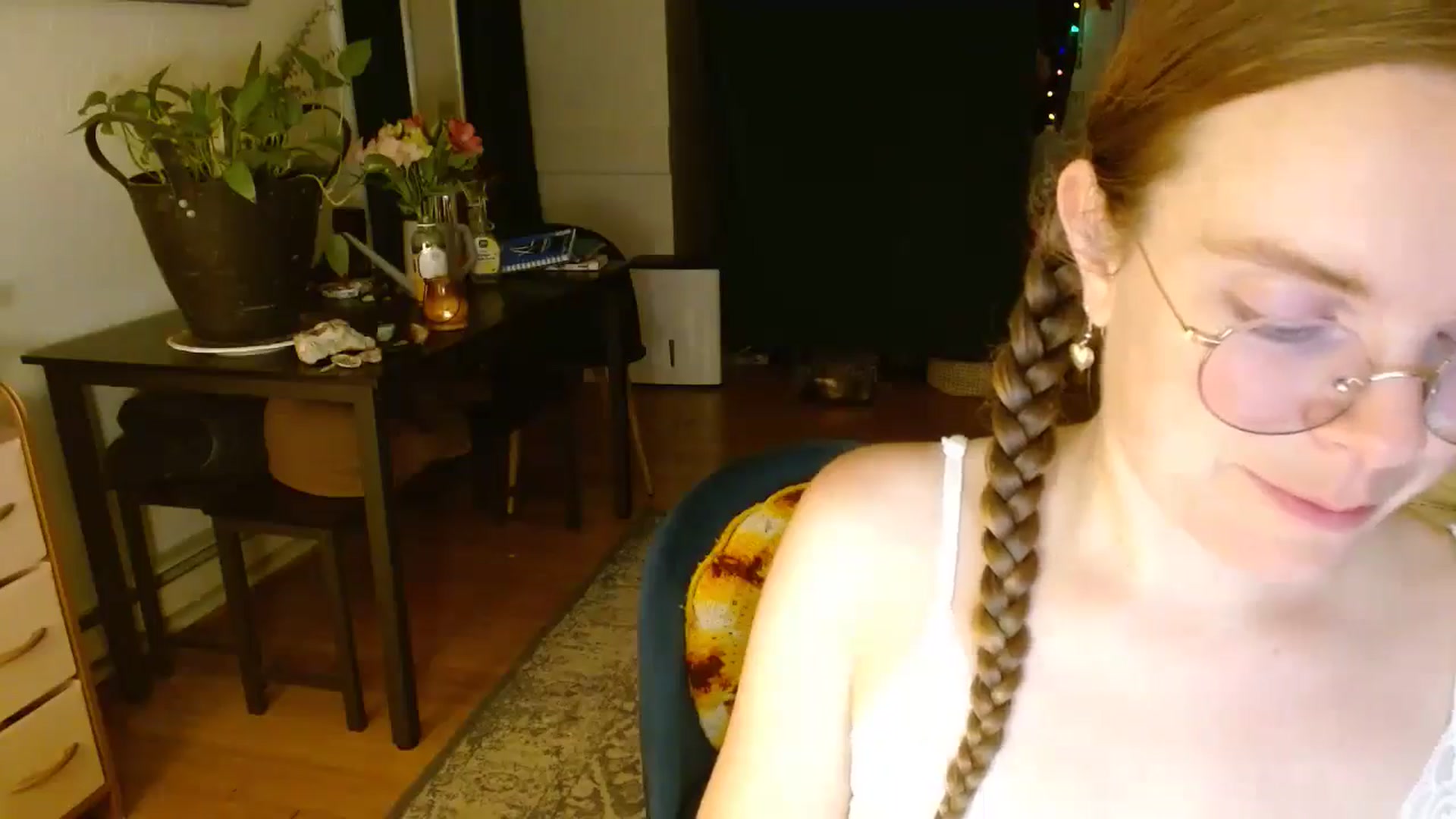 Gallery image thumbnail from Mamaearth's myfreecams stream on, 08/15/2024, 09:23 image 11 of 20