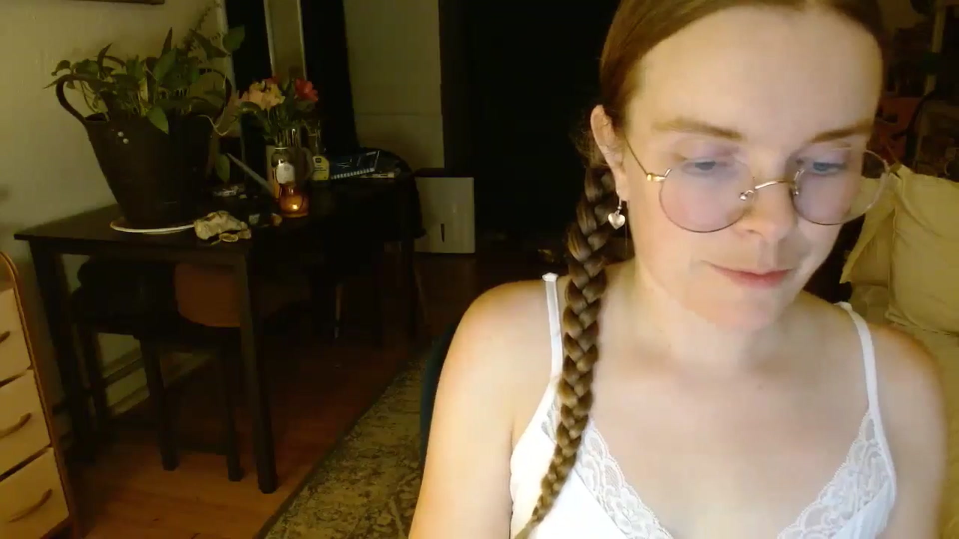Gallery image thumbnail from Mamaearth's myfreecams stream on, 08/15/2024, 09:23 image 4 of 20