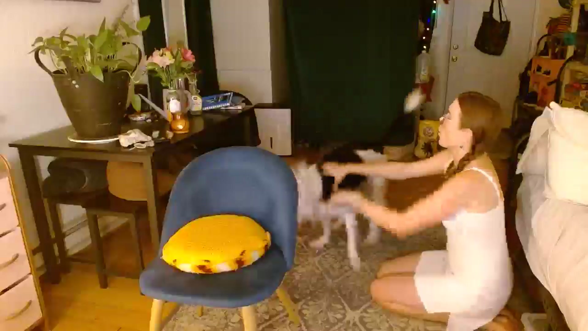 Gallery image thumbnail from Mamaearth's myfreecams stream on, 08/15/2024, 09:23 image 16 of 20