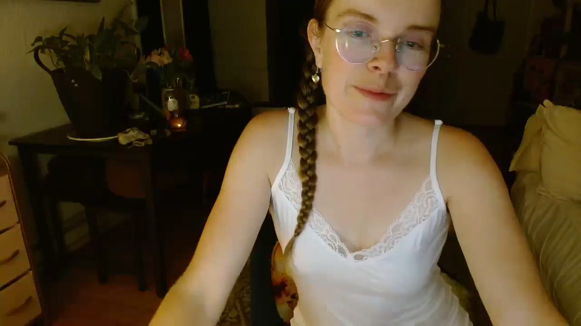 Gallery image thumbnail from Mamaearth's myfreecams stream on, 08/15/2024, 09:23 image 2 of 20