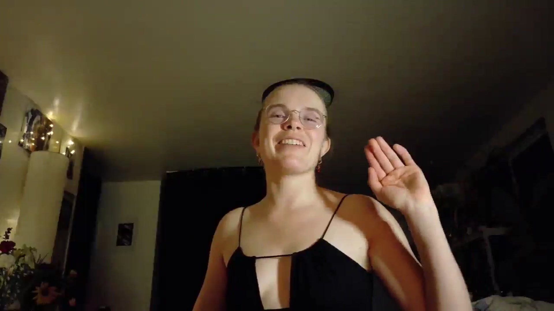 Gallery image thumbnail from Mamaearth's myfreecams stream on, 09/30/2024, 09:07 image 11 of 20
