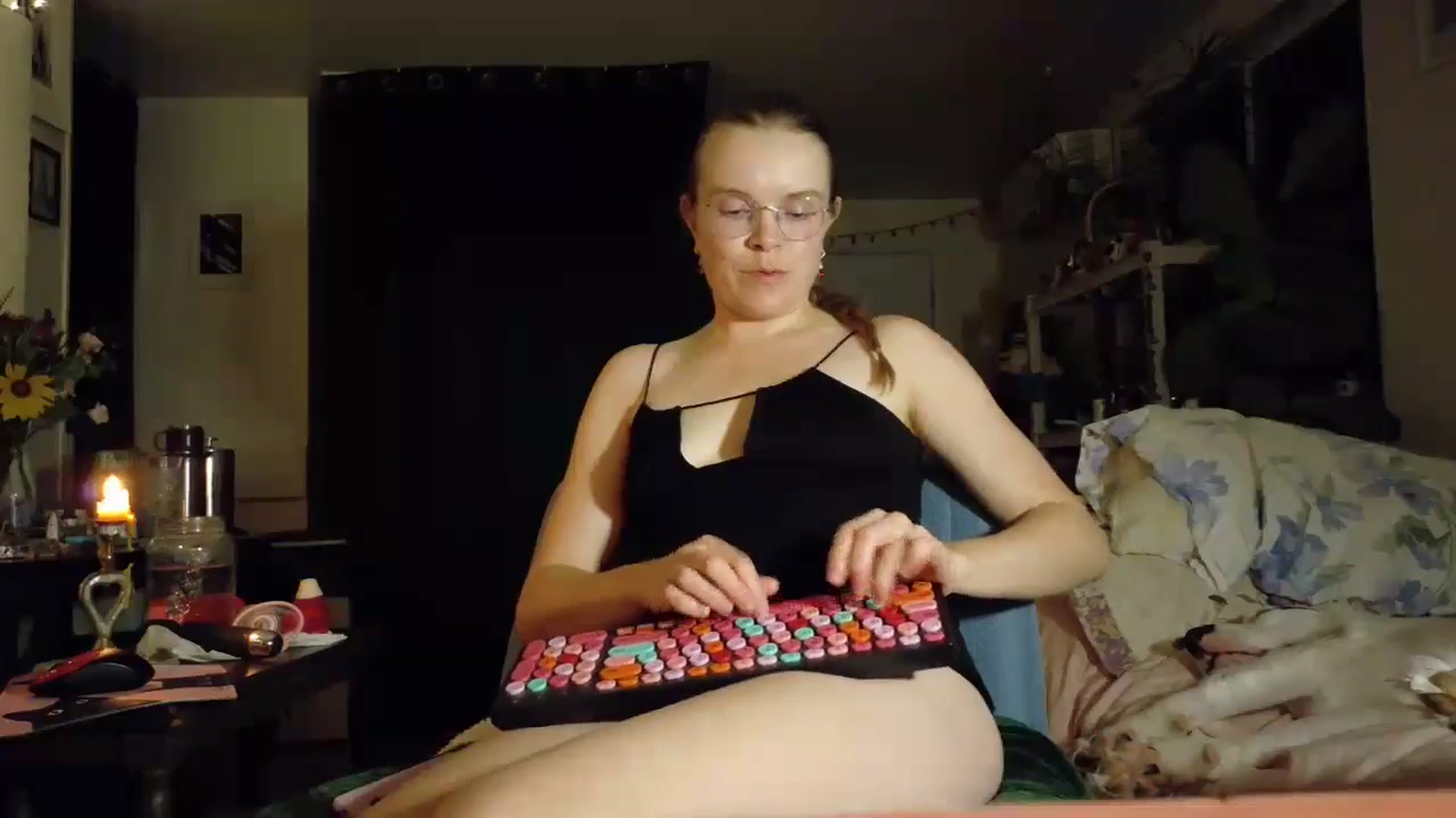 Gallery image thumbnail from Mamaearth's myfreecams stream on, 09/30/2024, 09:07 image 10 of 20