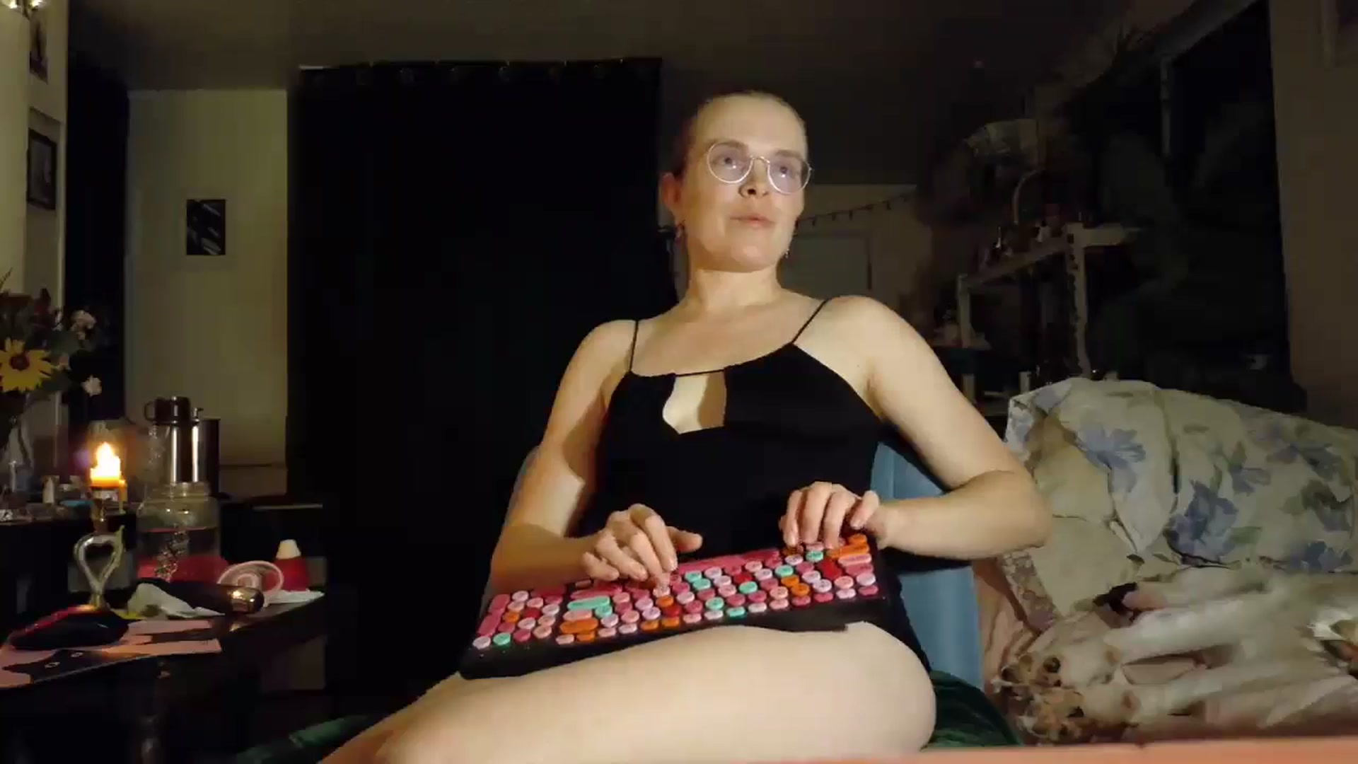Gallery image thumbnail from Mamaearth's myfreecams stream on, 09/30/2024, 09:07 image 9 of 20