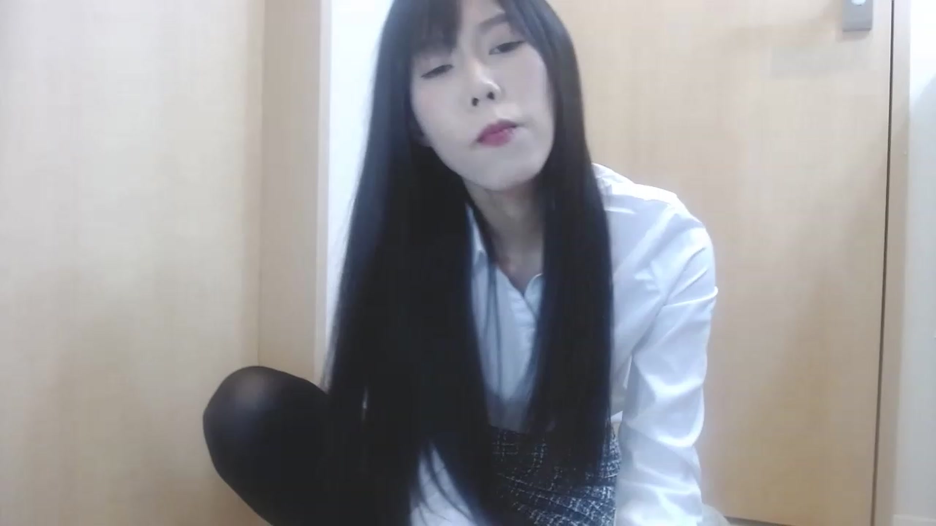 Gallery image thumbnail from Mami_xoxo's myfreecams stream on, 12/26/2022, 13:36 image 1 of 20