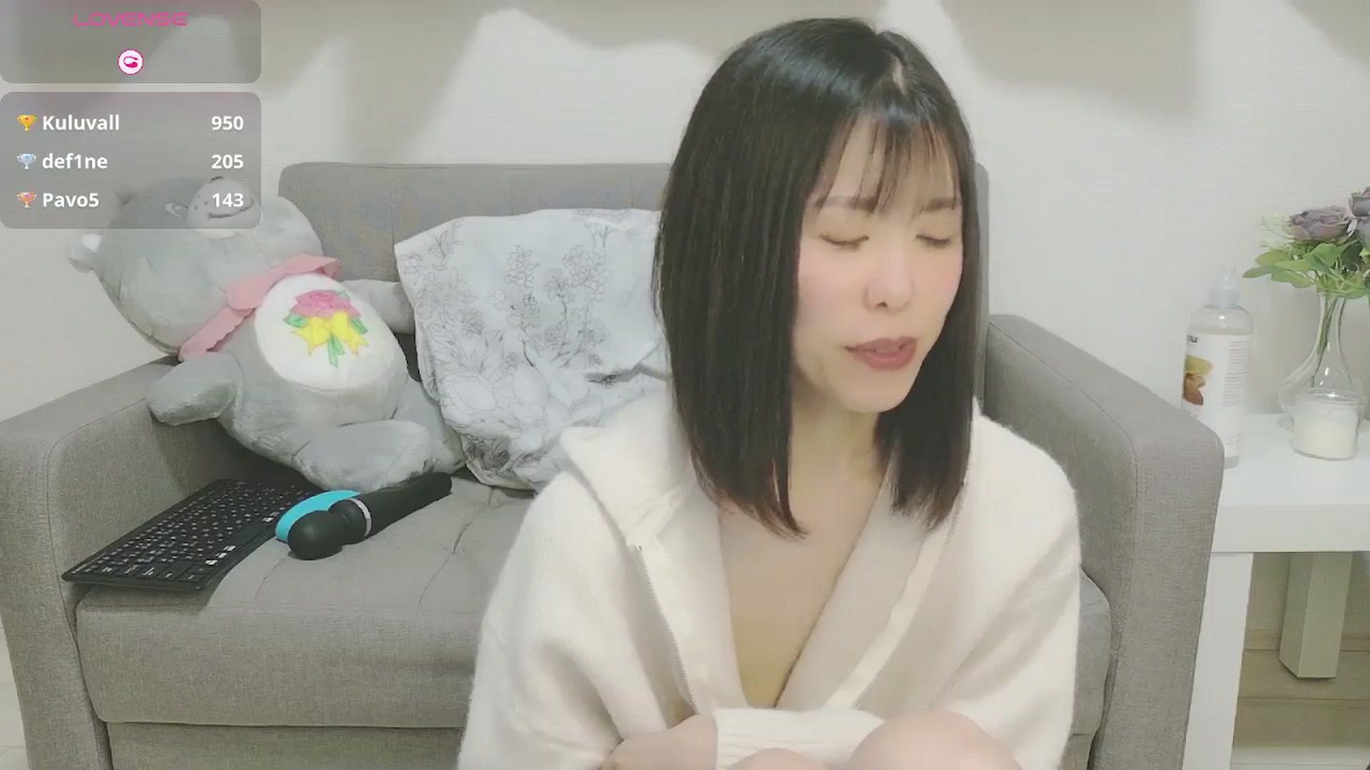 Gallery image thumbnail from Mami_xoxo's myfreecams stream on, 04/26/2025, 16:42 image 15 of 20