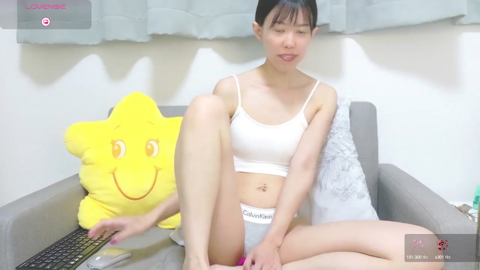Gallery image thumbnail from Mami_xoxo's myfreecams stream on, 06/14/2025, 14:18 image 17 of 20