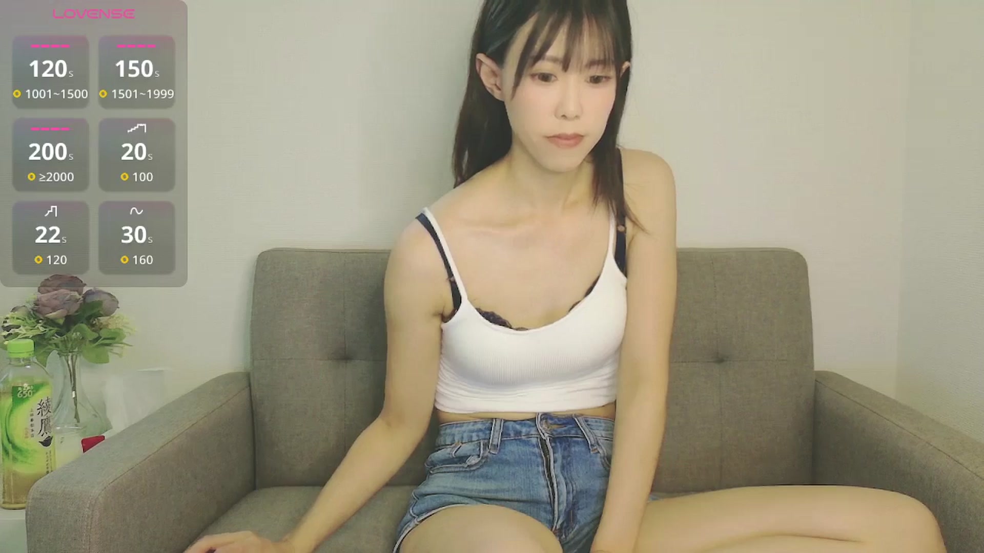 Gallery image thumbnail from Mami_xoxo's myfreecams stream on, 09/17/2025, 04:03 image 3 of 20