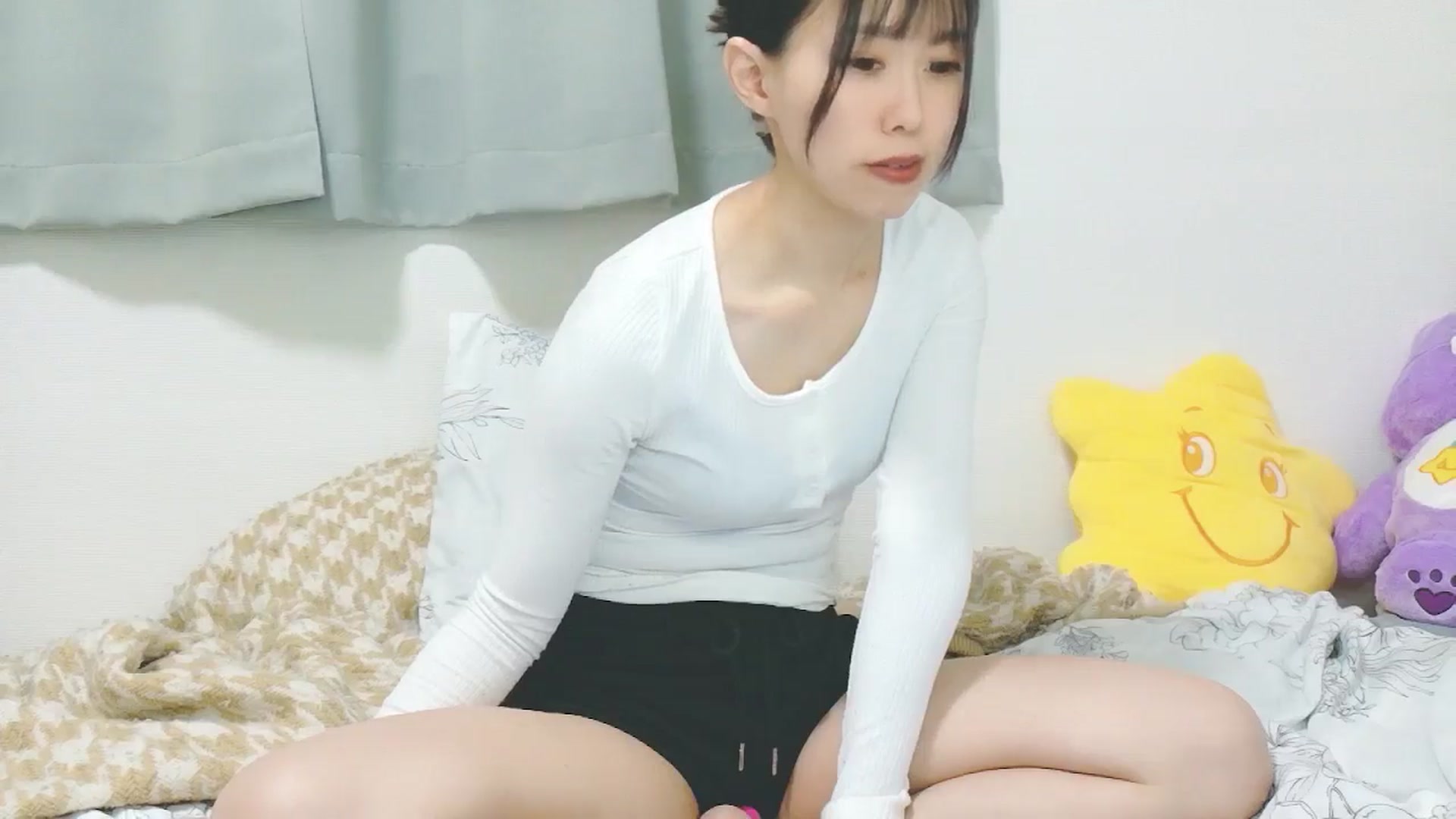 Gallery image thumbnail from Mami_xoxo's myfreecams stream on, 01/26/2026, 11:46 image 12 of 20