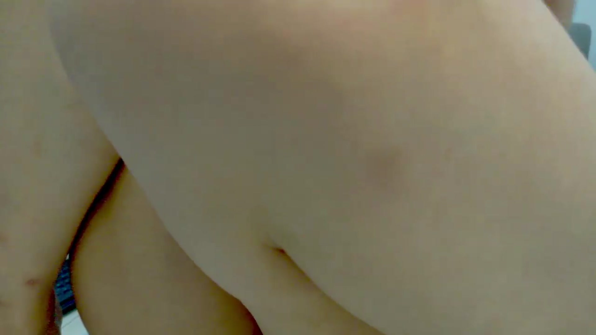 Gallery image thumbnail from Mami_xoxo's myfreecams stream on, 08/13/2026, 02:35 image 17 of 20