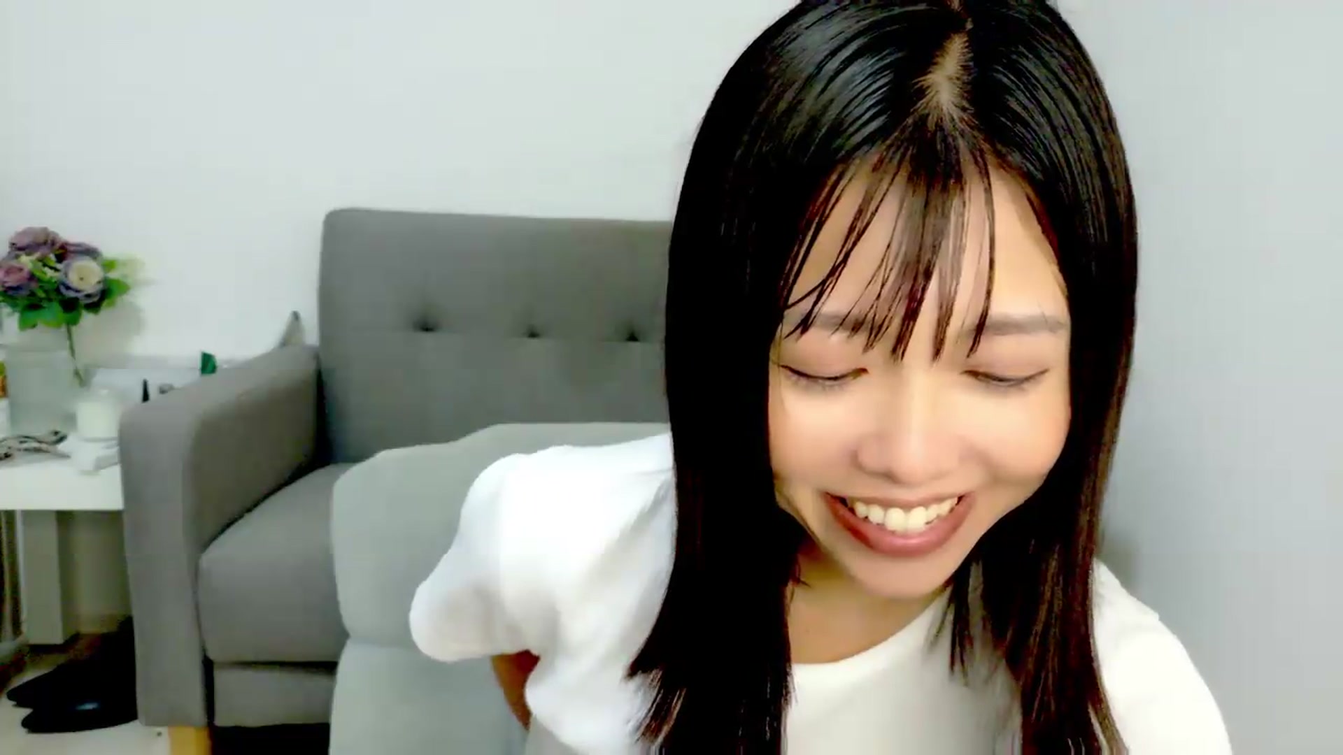Gallery image thumbnail from Mami_xoxo's myfreecams stream on, 08/14/2026, 15:27 image 13 of 20