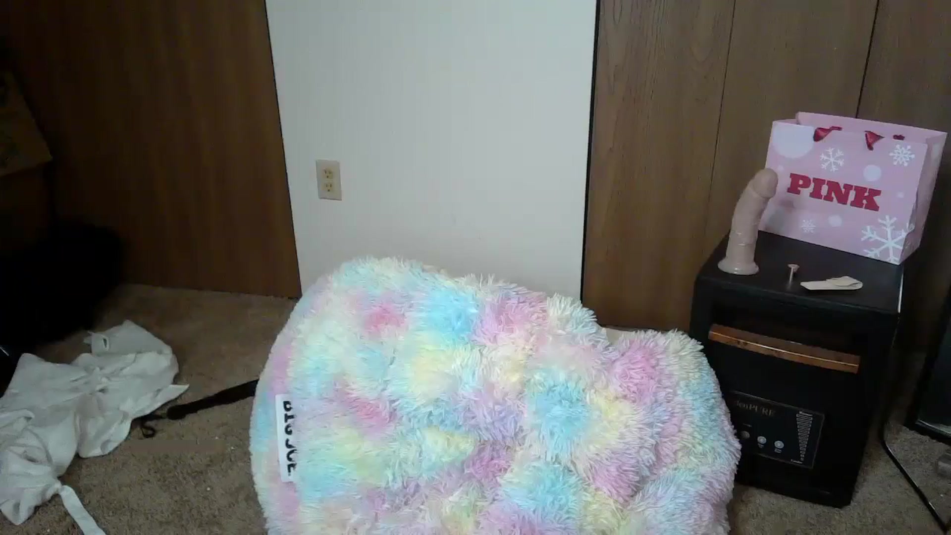 Gallery image thumbnail from Mandeigh's myfreecams stream on, 12/21/2023, 08:37 image 4 of 20