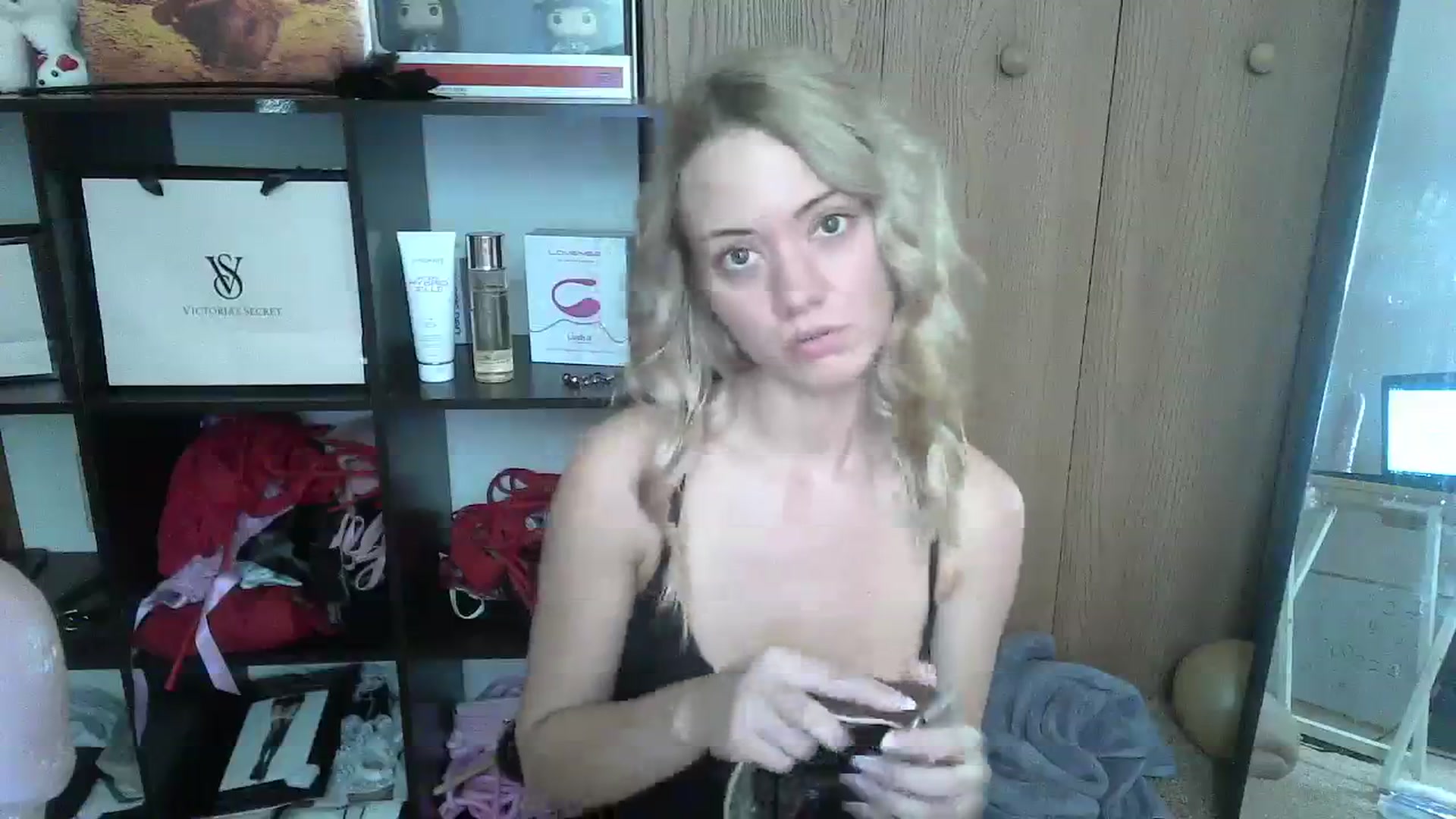 Gallery image thumbnail from Mandeigh's myfreecams stream on, 02/02/2024, 04:18 image 17 of 20