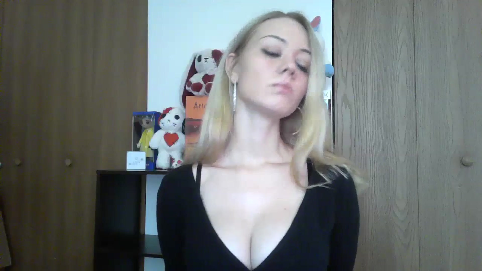 Gallery image thumbnail from Mandeigh's myfreecams stream on, 02/06/2024, 20:42 image 20 of 20